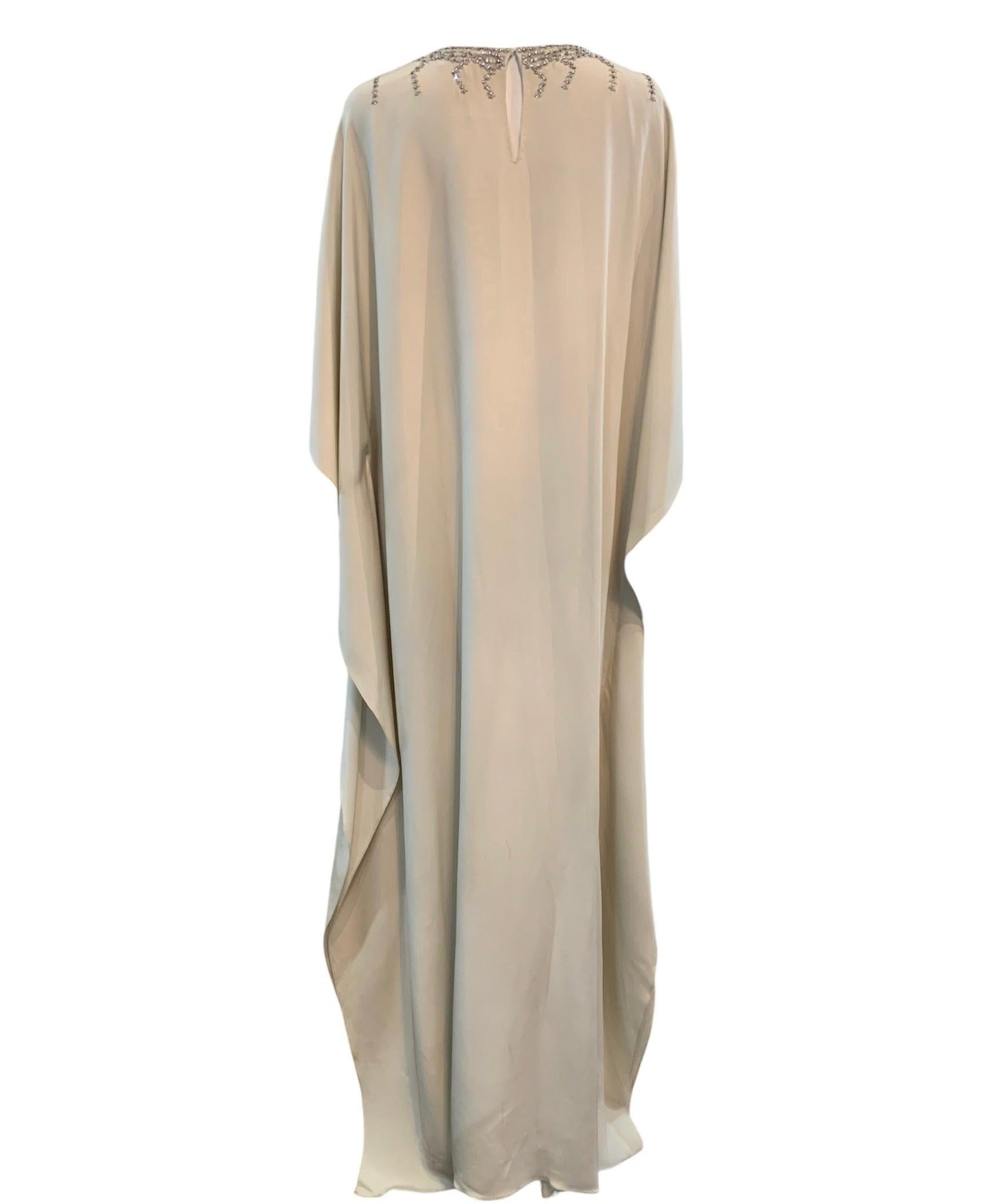 Lorena Sarbu Weißer Kaftan mit Juwelen (Braun) im Angebot