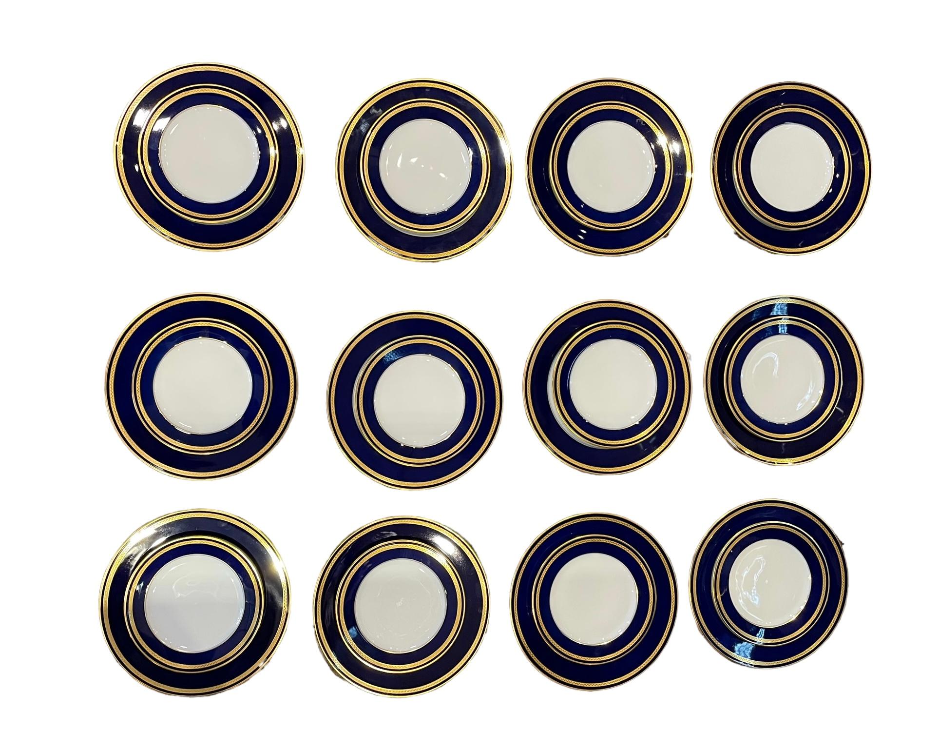 Neoclassical Lorenz Hutschenreuter, Monarch Set of 12 Dinner Plates and 12 Salad Plates For Sale