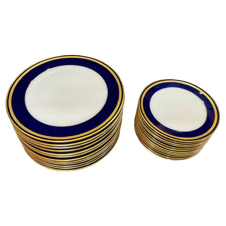 Lorenz Hutschenreuter, Monarch Set of 12 Dinner Plates and 12 Salad Plates