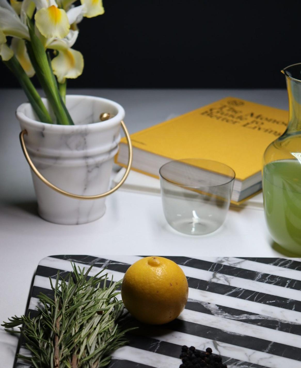 Lorenza Bozzoli Arabescato Marble Handmade Bucket Vessel Vase, Editions Milano in vendita 5