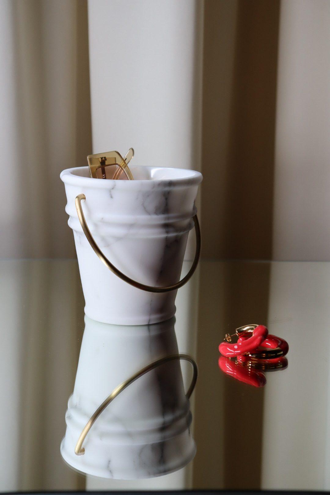 Postmoderno Lorenza Bozzoli Arabescato Marble Handmade Bucket Vessel Vase, Editions Milano in vendita