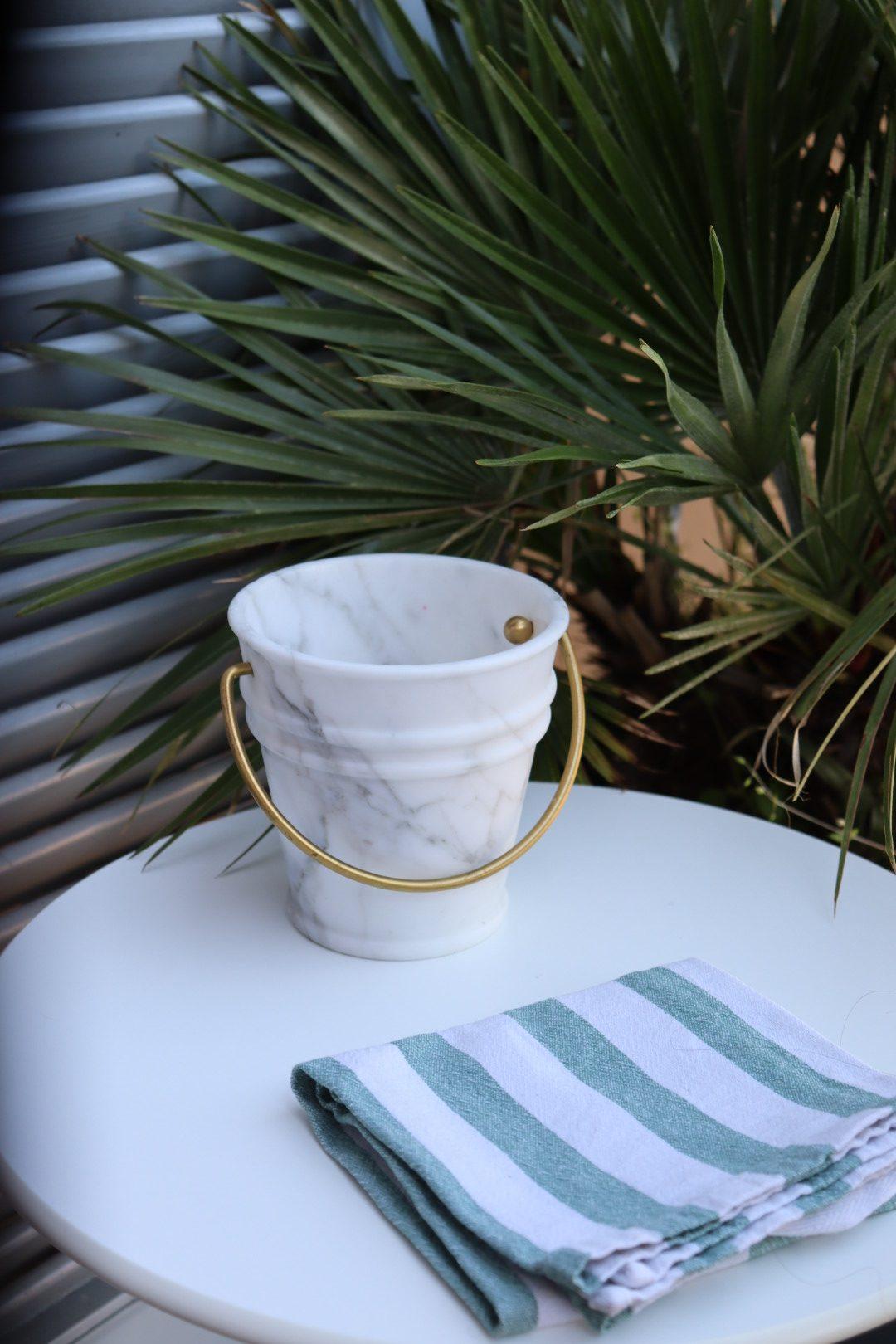 Lorenza Bozzoli Arabescato Marble Handmade Bucket Vessel Vase, Editions Milano In condizioni Nuovo in vendita a Brooklyn, NY