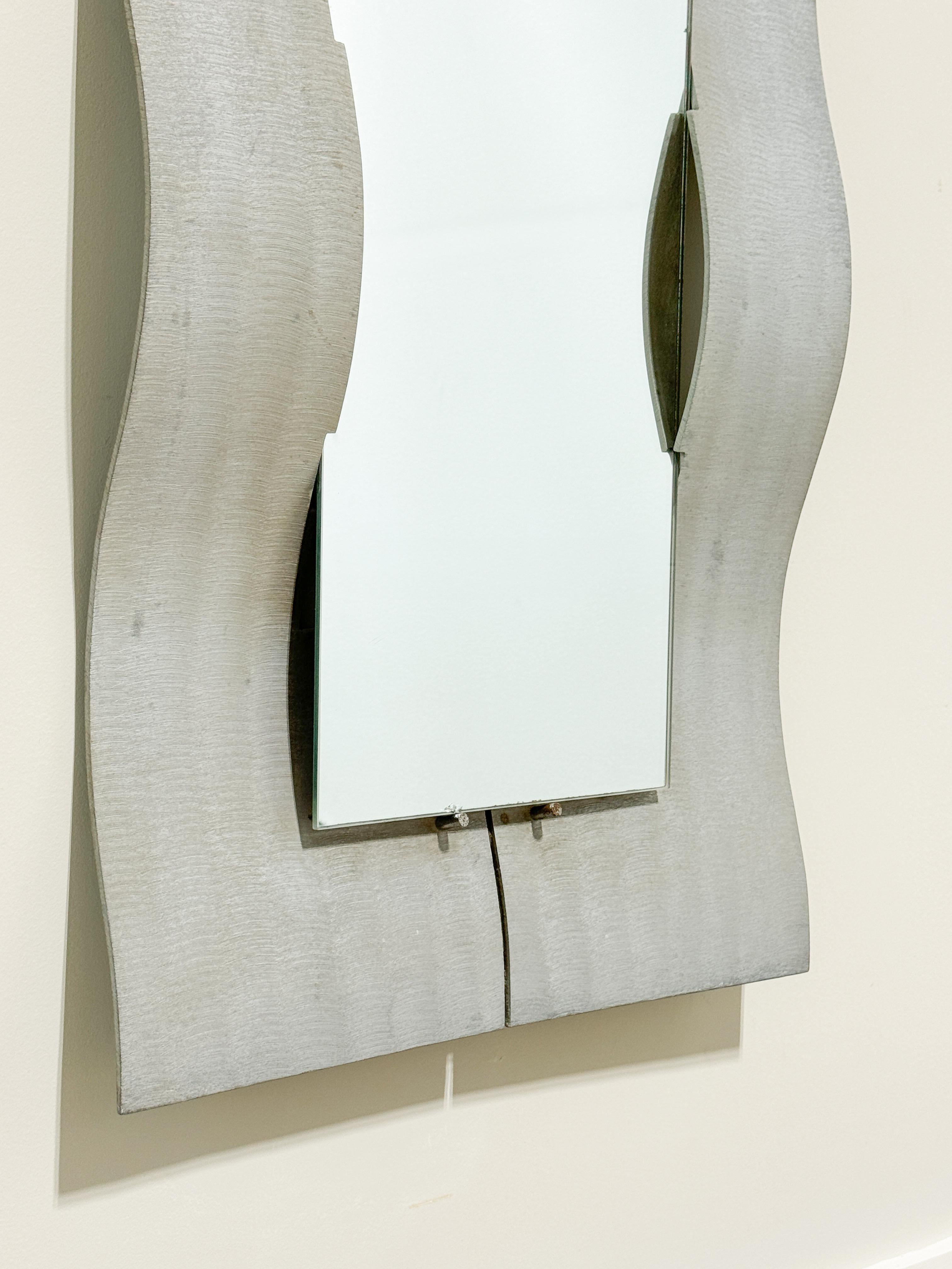 Lorenzo Burchiellaro Miroir à vagues en fonte d'aluminium en vente 5