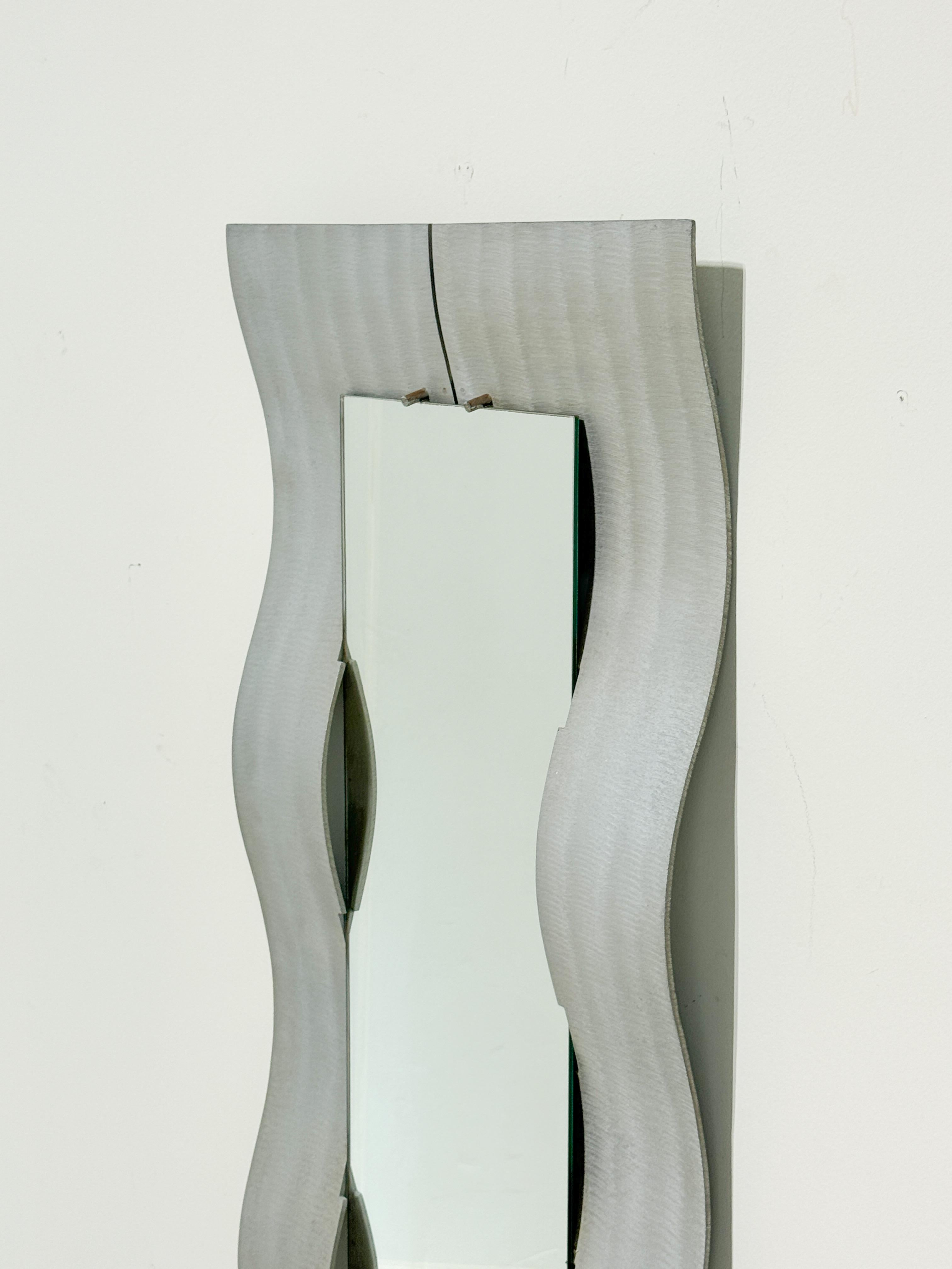 Lorenzo Burchiellaro Miroir à vagues en fonte d'aluminium en vente 8