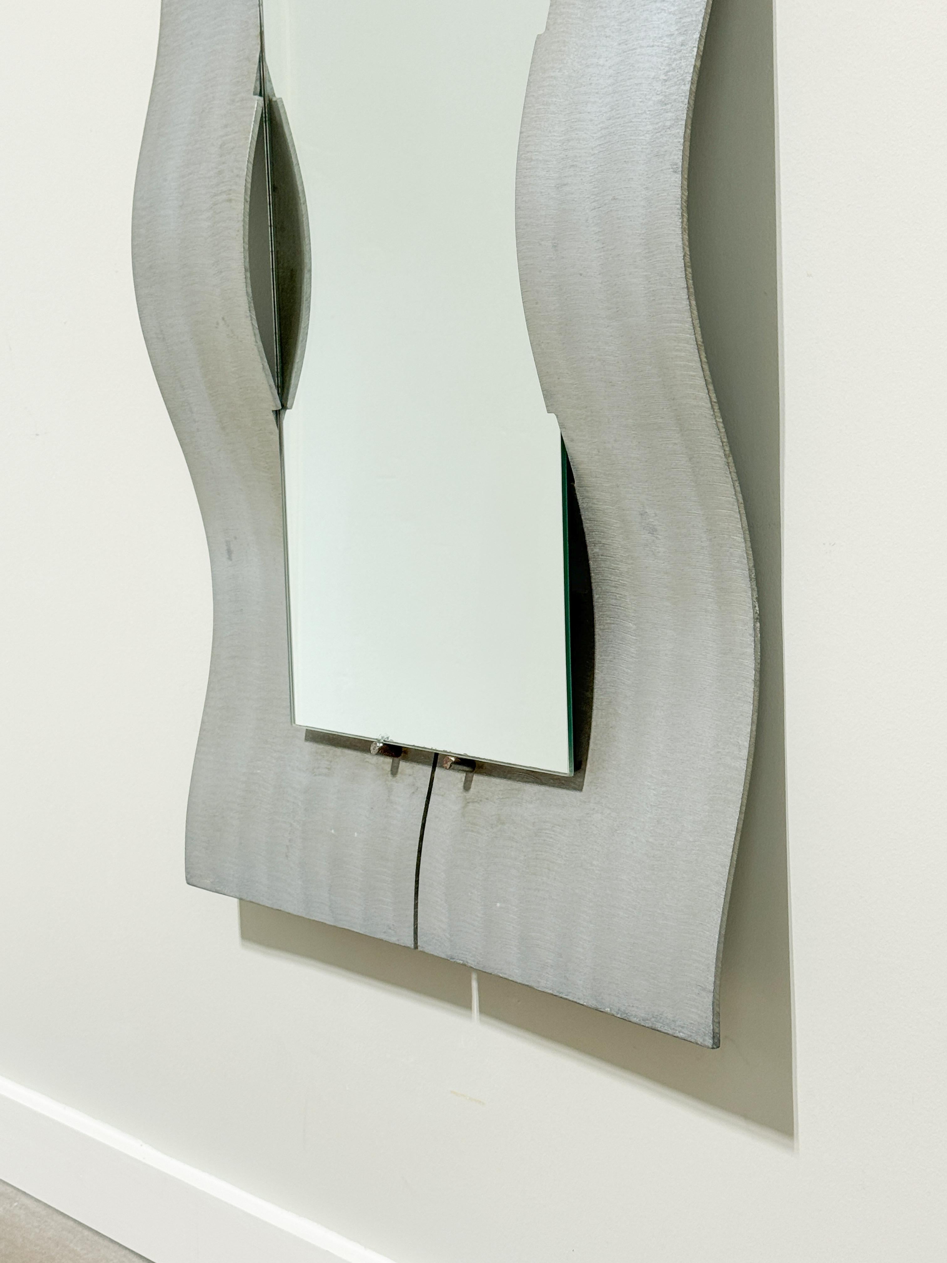 Lorenzo Burchiellaro Miroir à vagues en fonte d'aluminium en vente 4