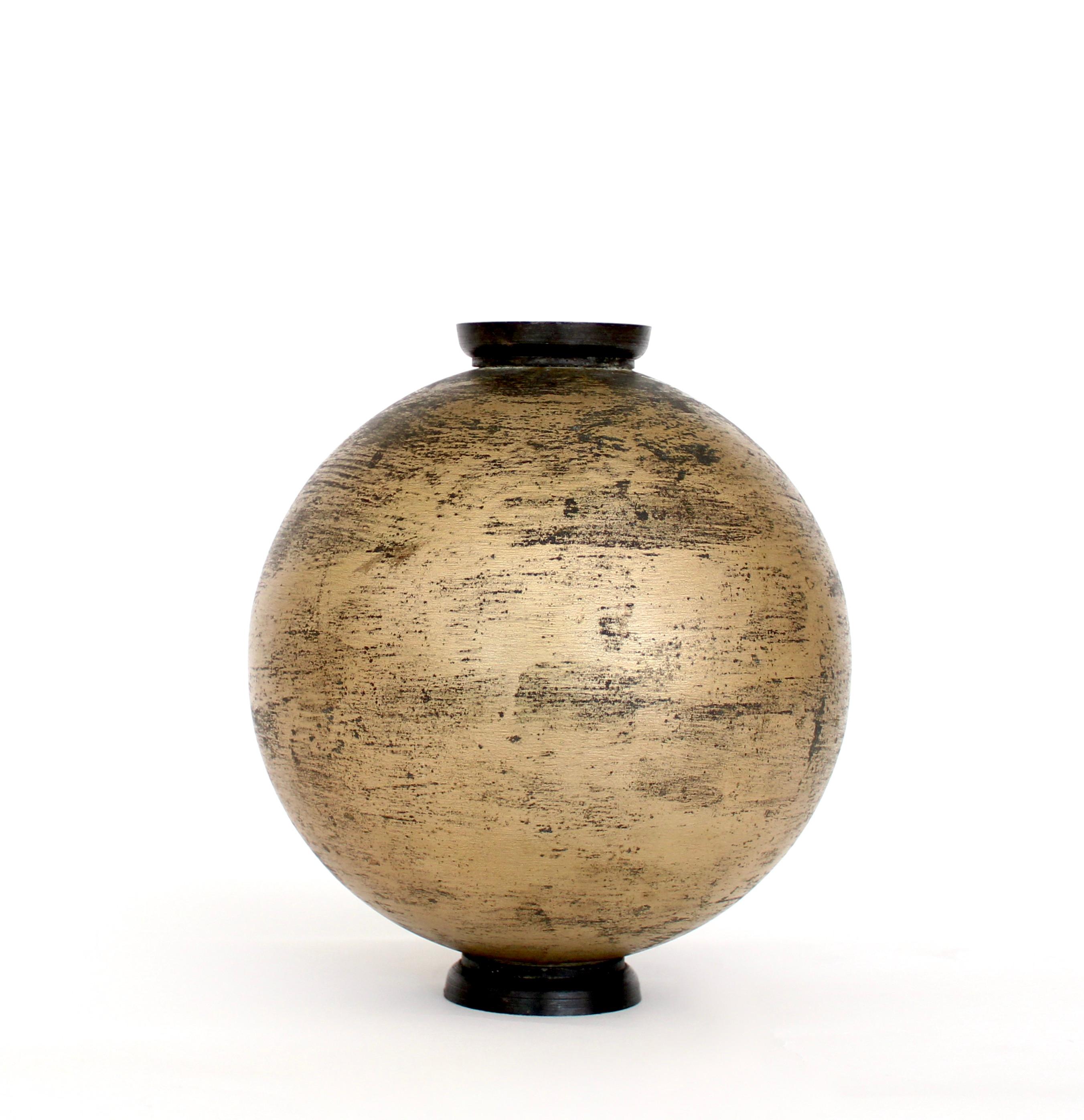 Italian artist Lorenzo Burchiello patinated and incised aluminum vase. 
Minimalist in form and surface decoration. Gorgeous patina.
Excellent execution of the patina with intended variations throughout as it is hand made by the artist. 
Will hold