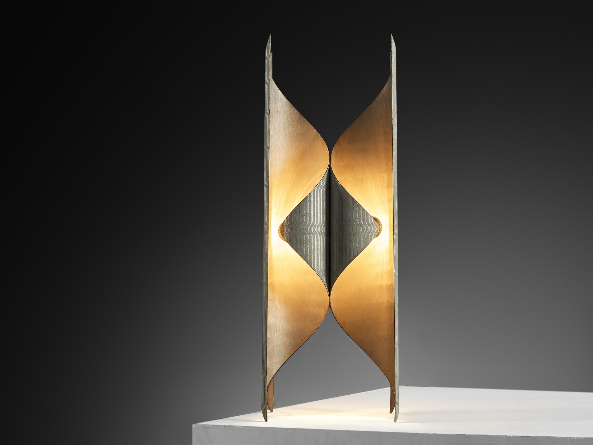 Italiano Lorenzo Burchiellaro Large Sculptural Lamp in Metal in vendita