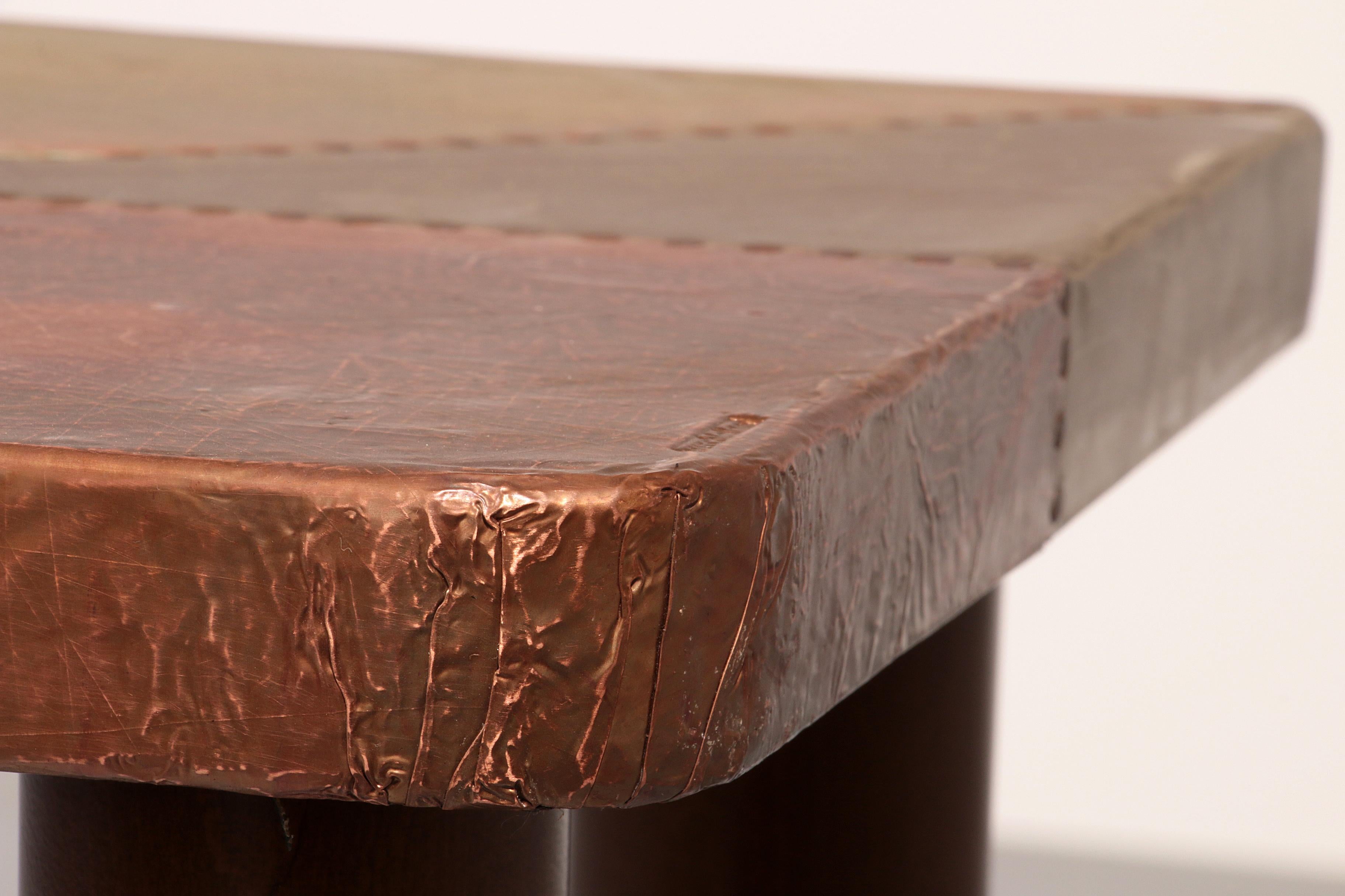 Lorenzo Burchiellaro, table d'appoint, cuivre et bois de hêtre teinté, Italie, années 1960. en vente 1