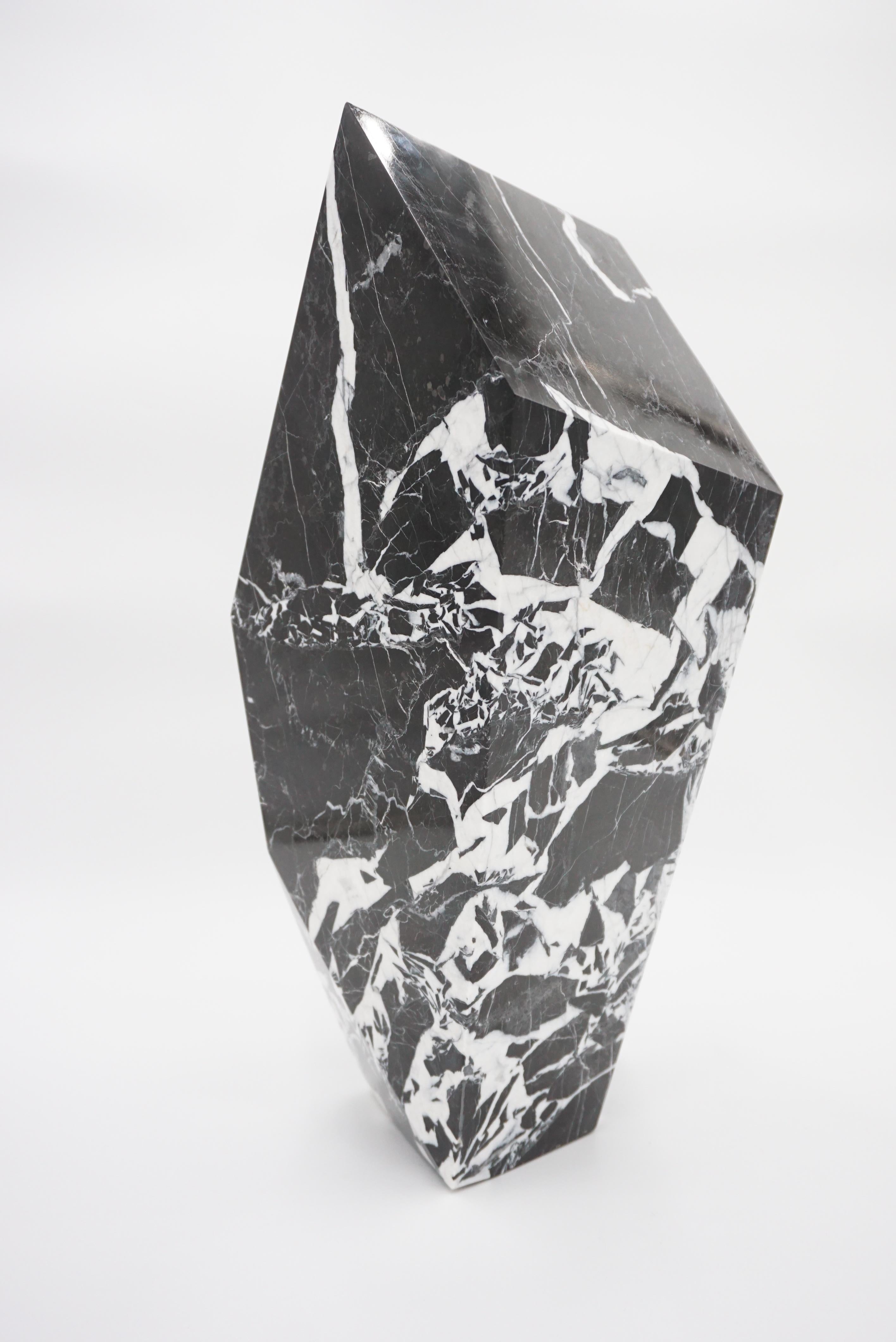 Marbre et bronze sculpturaux « Black Polyhedrum » de Lorenzo Ciompi  Lampe de table, 2023 en vente 5
