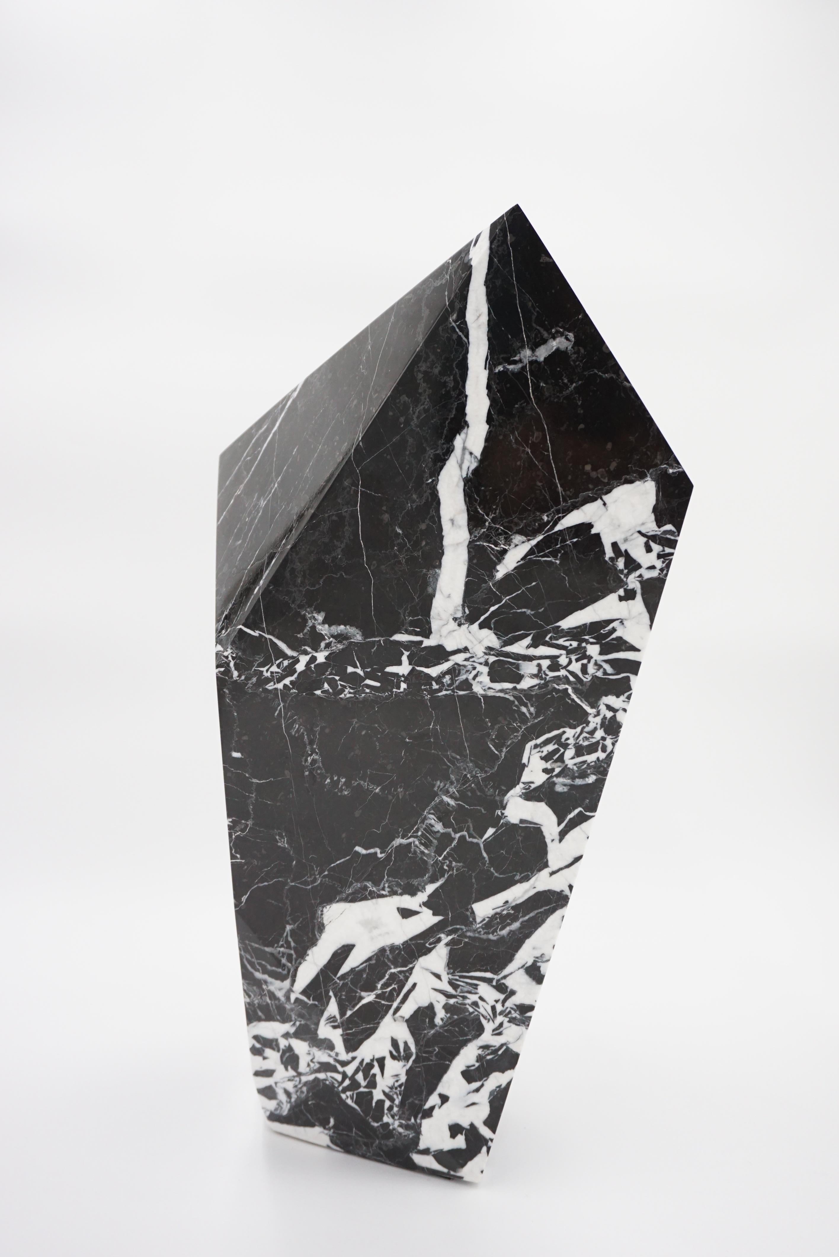 Marbre et bronze sculpturaux « Black Polyhedrum » de Lorenzo Ciompi  Lampe de table, 2023 en vente 6