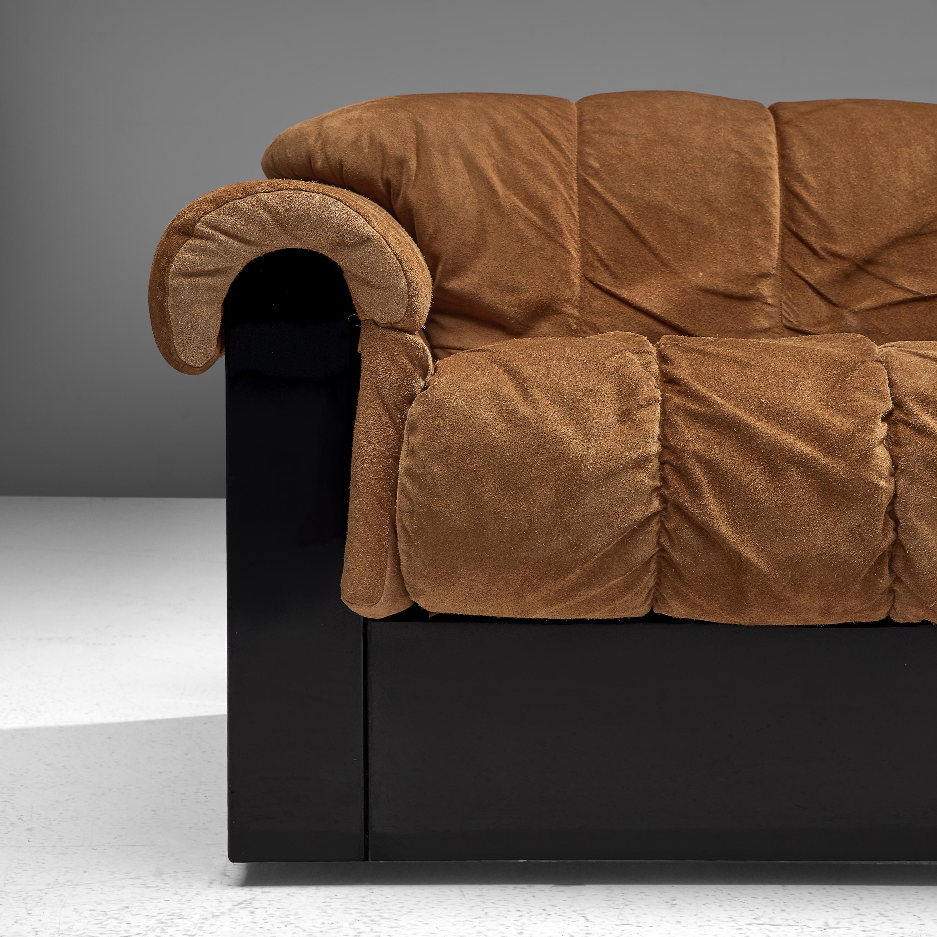 Lorenzo F. Davanzati für The Pace Kollektion „Bounty“ Sofa (Kunstwildleder) im Angebot
