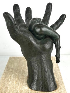 Escultura "Trust",  2006  de Lorenzo Quinn