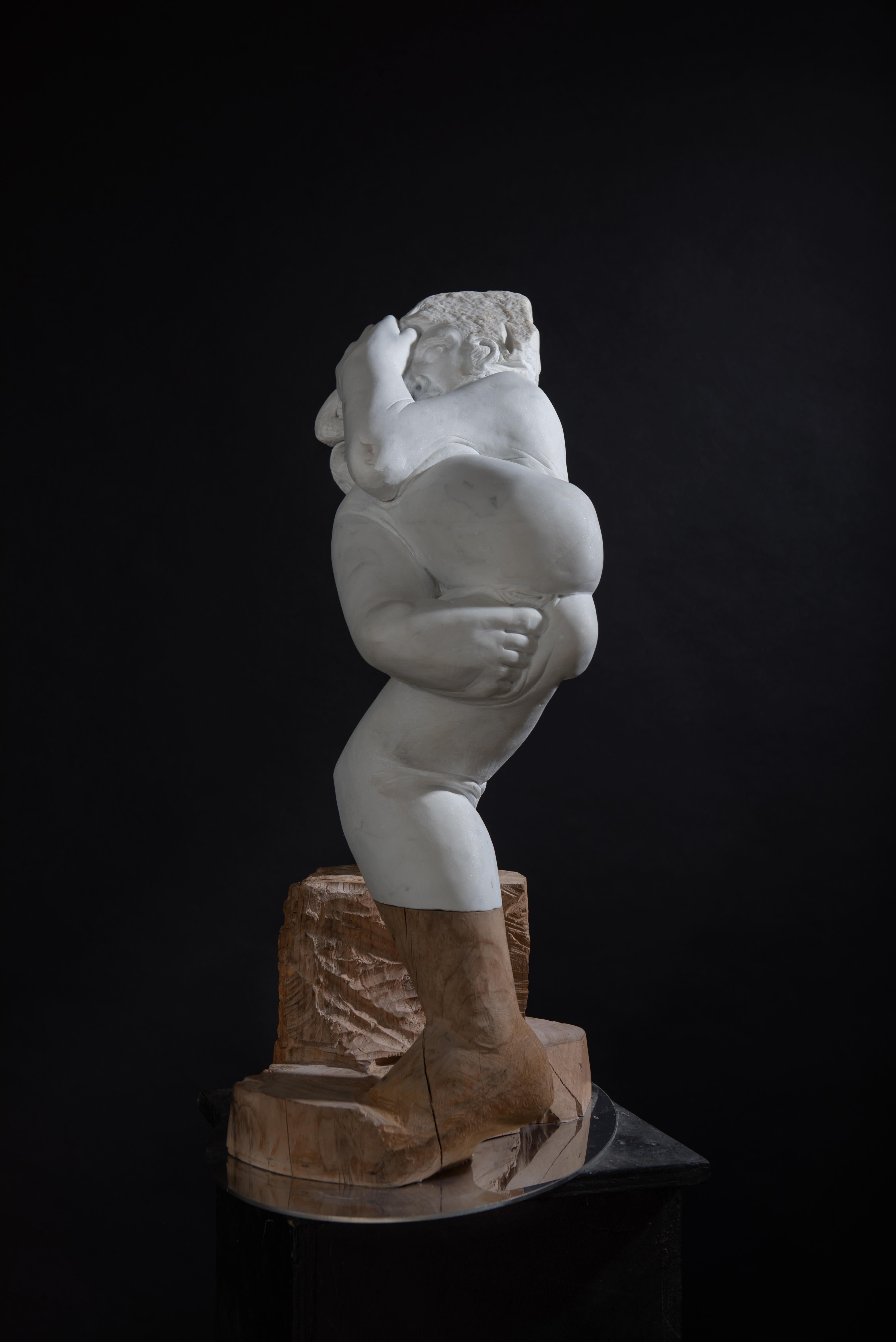 Donna - escultura tallada a mano en mármol italiano de Carrara + madera de roble ( 30 