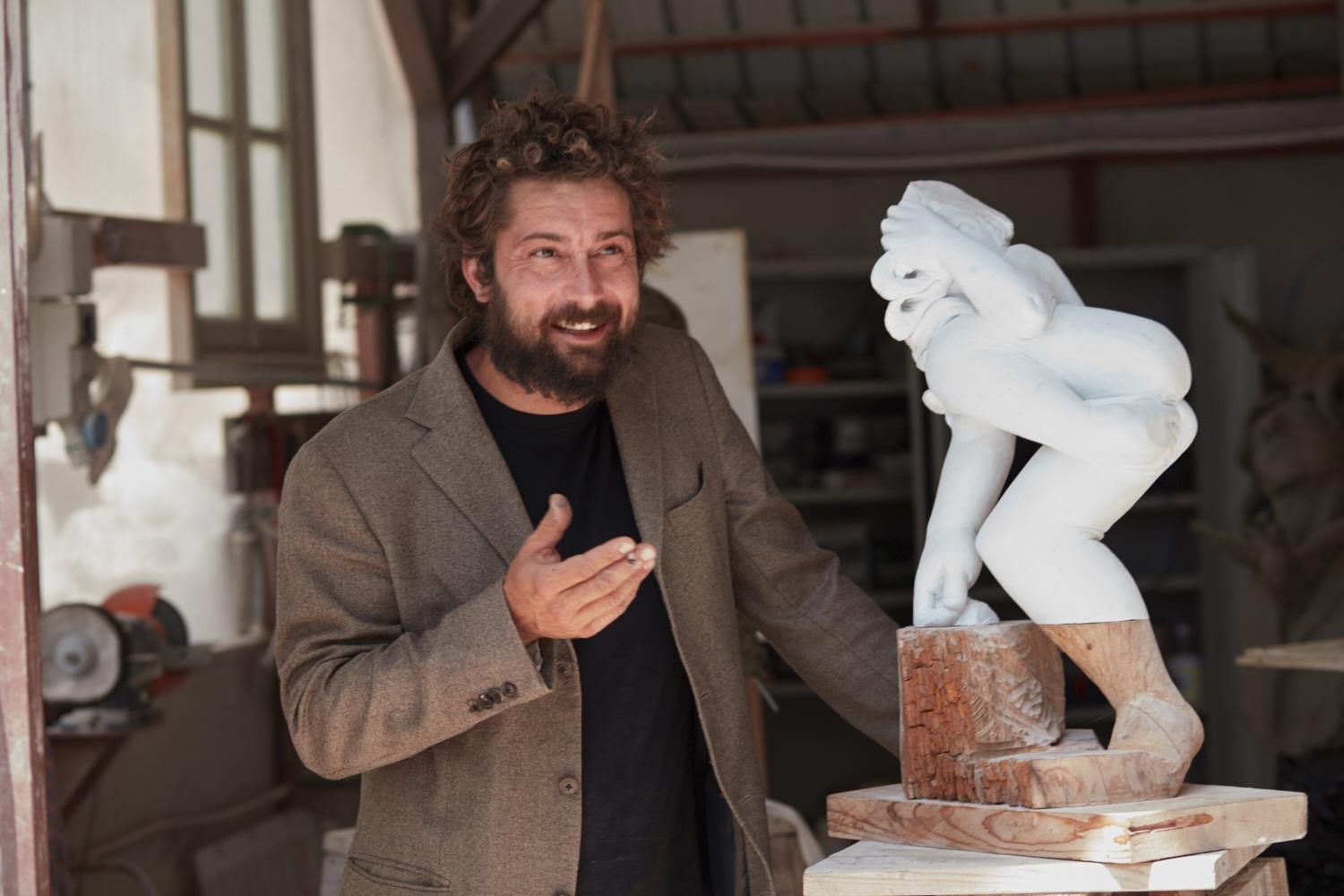 Donna - handgeschnitzte Skulptur aus italienischem Carrara-Marmor und Eichenholz ( 30 