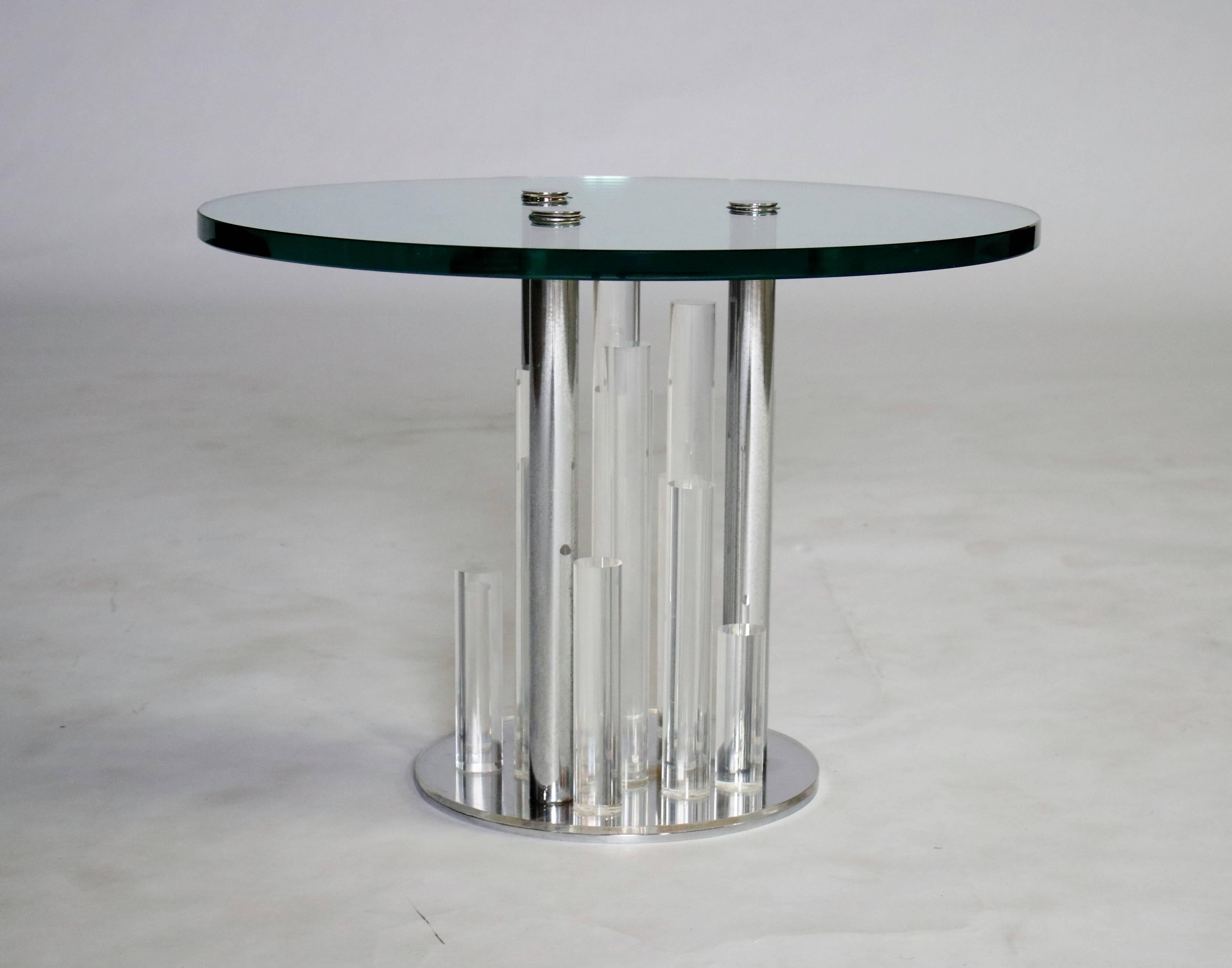 Esta mesa fue encargada originalmente por Charles Hollis Jones a Loretta Young, para la que creó otras piezas que se convirtieron en la línea 