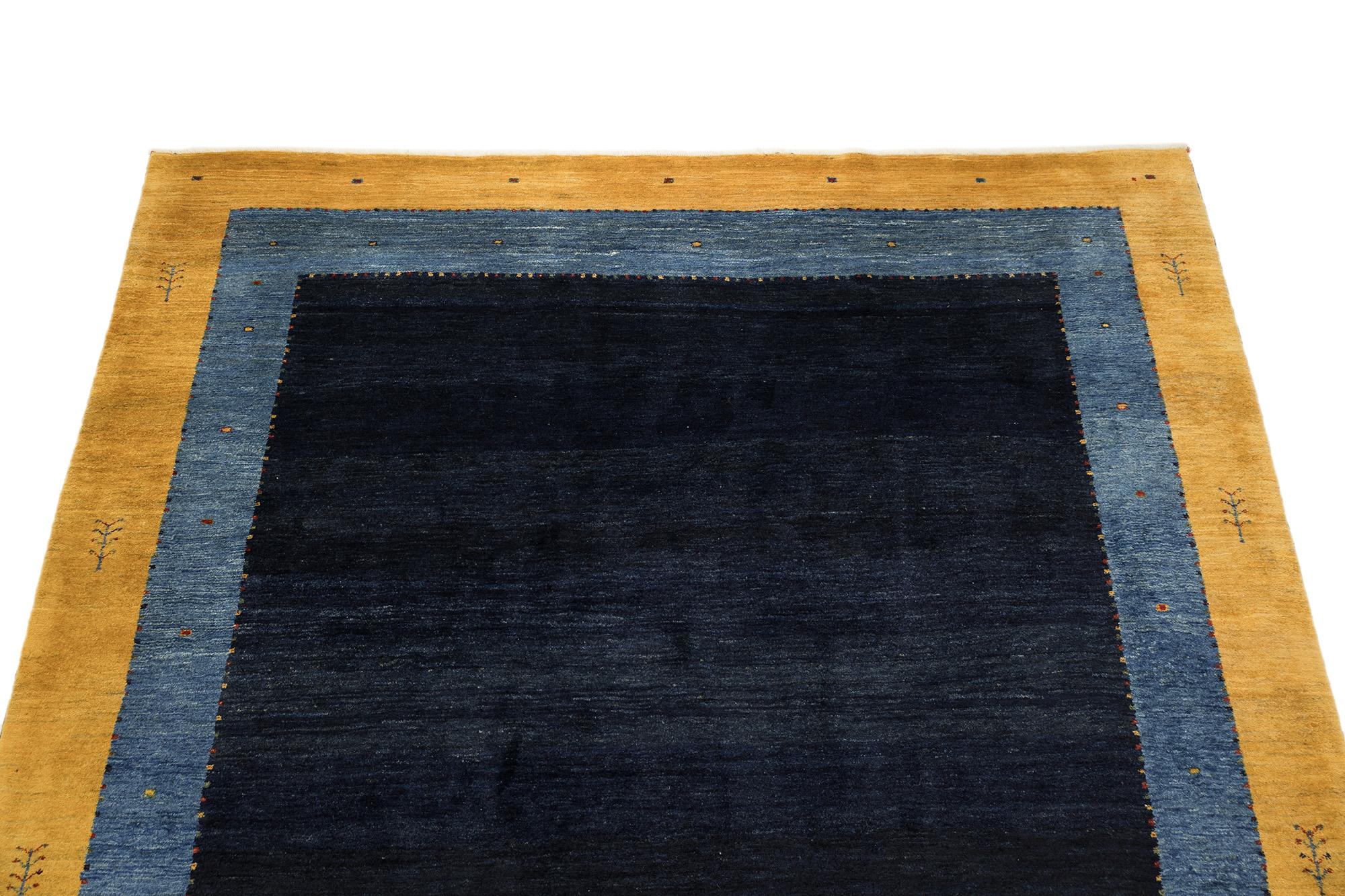 Lori Gabbeh (Indigoblau, breites Blau, goldener Rand, 9'9