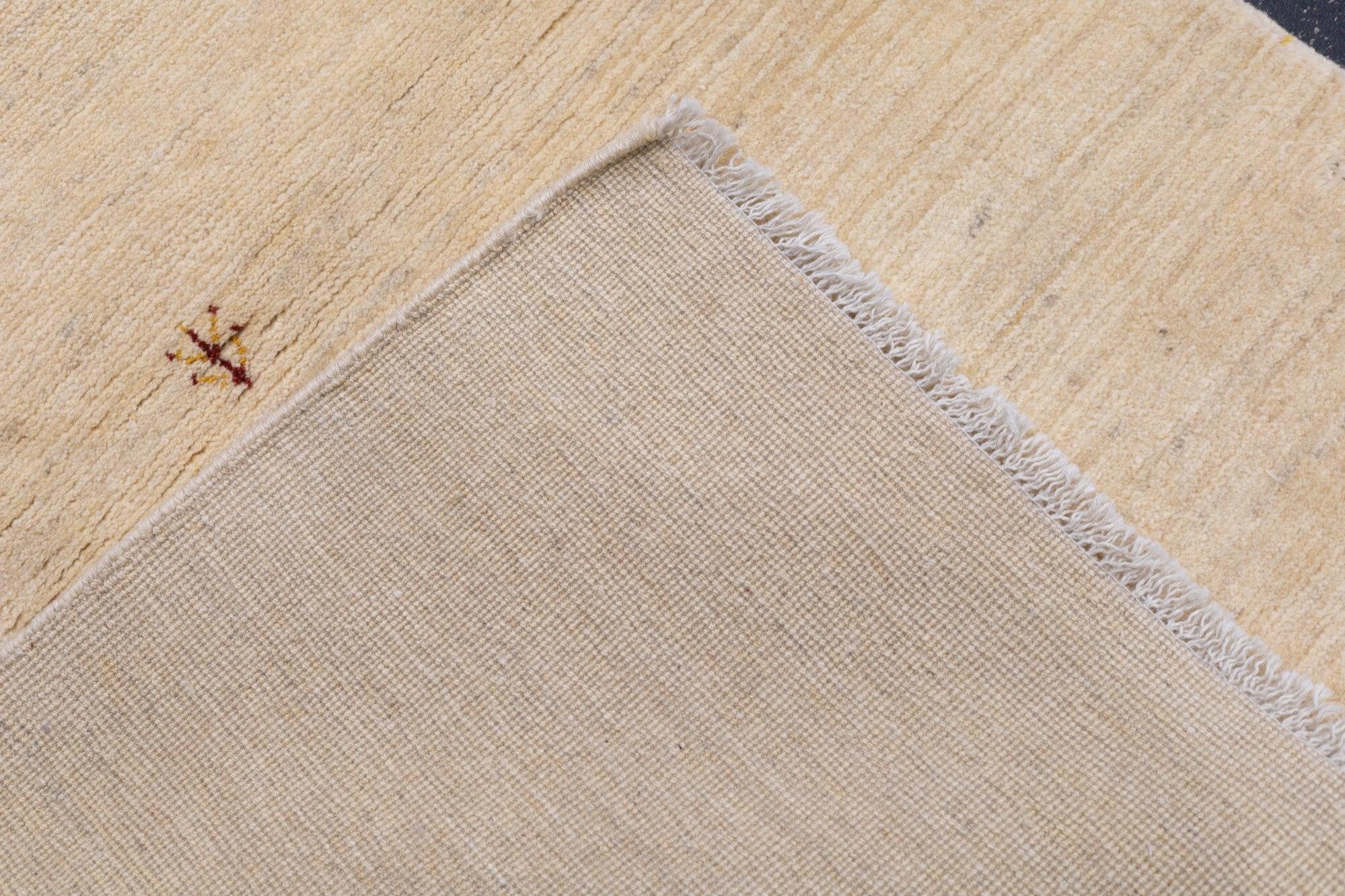 Lori Gabbeh Teppich 3'9'' x 5'7'' (Persisch) im Angebot