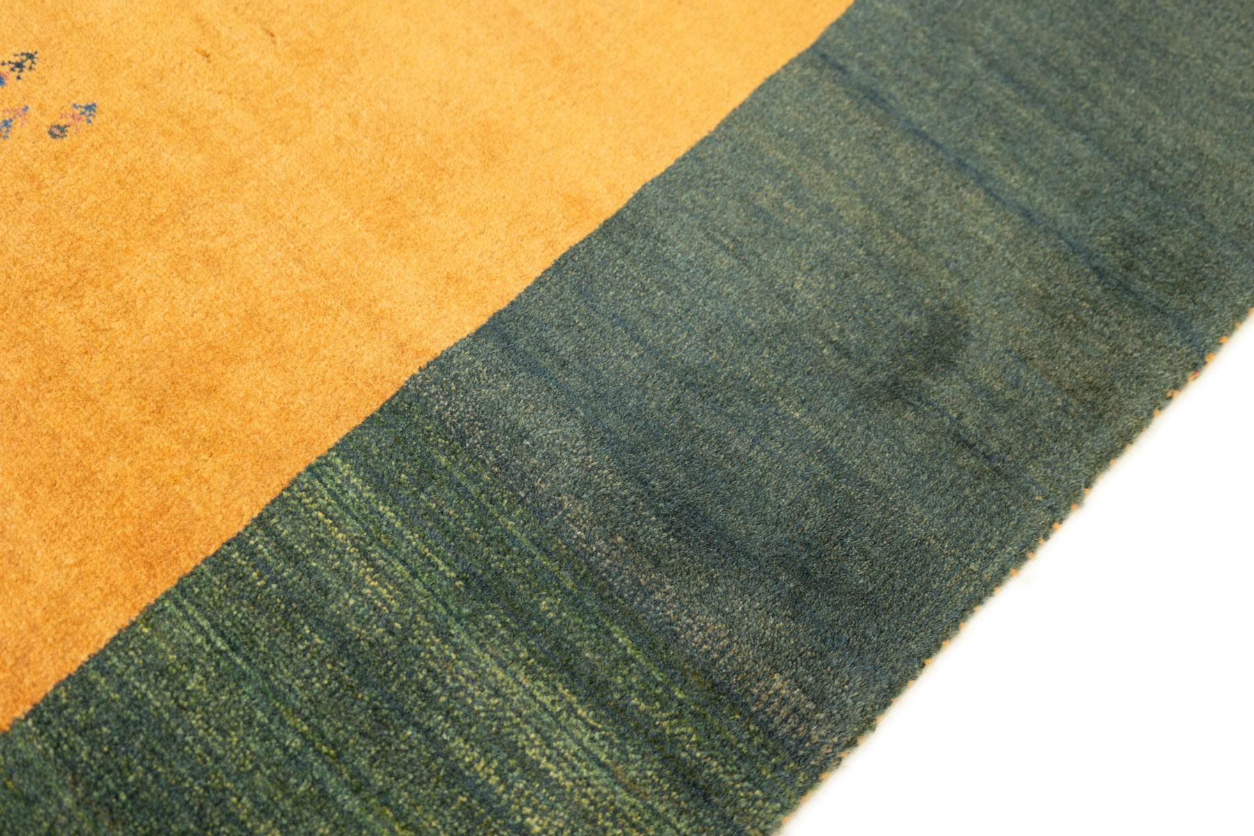 Lori Gabbeh Teppich, handgeknüpft, 7,5 × 5,5 ft - Gelb und Grün (21. Jahrhundert und zeitgenössisch) im Angebot