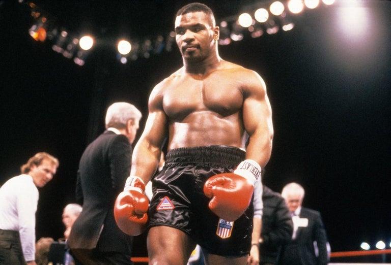 Photo Dédicacée Mike Tyson Encadrée Noir 13.5x10.5 Pouces - Authentifiée Beckett