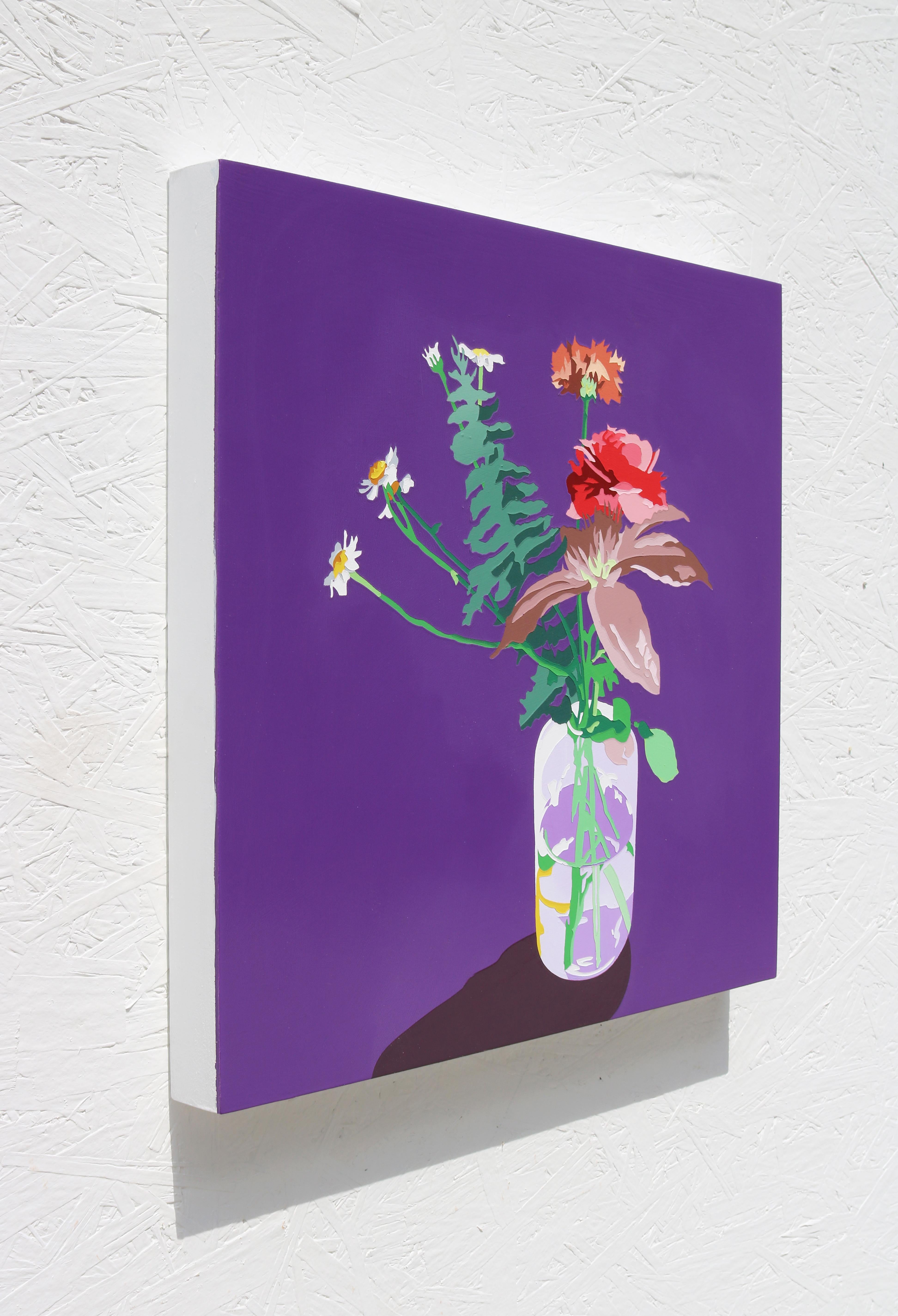 Flower Painting 25, Bold Still Life on Glossy Purple par l'Artiste Contemporain en vente 1