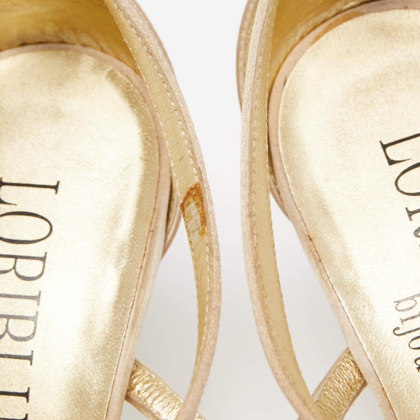 Loriblu Beige Satin Kristall Knöchelriemen-Sandalen Größe 38 im Angebot 1