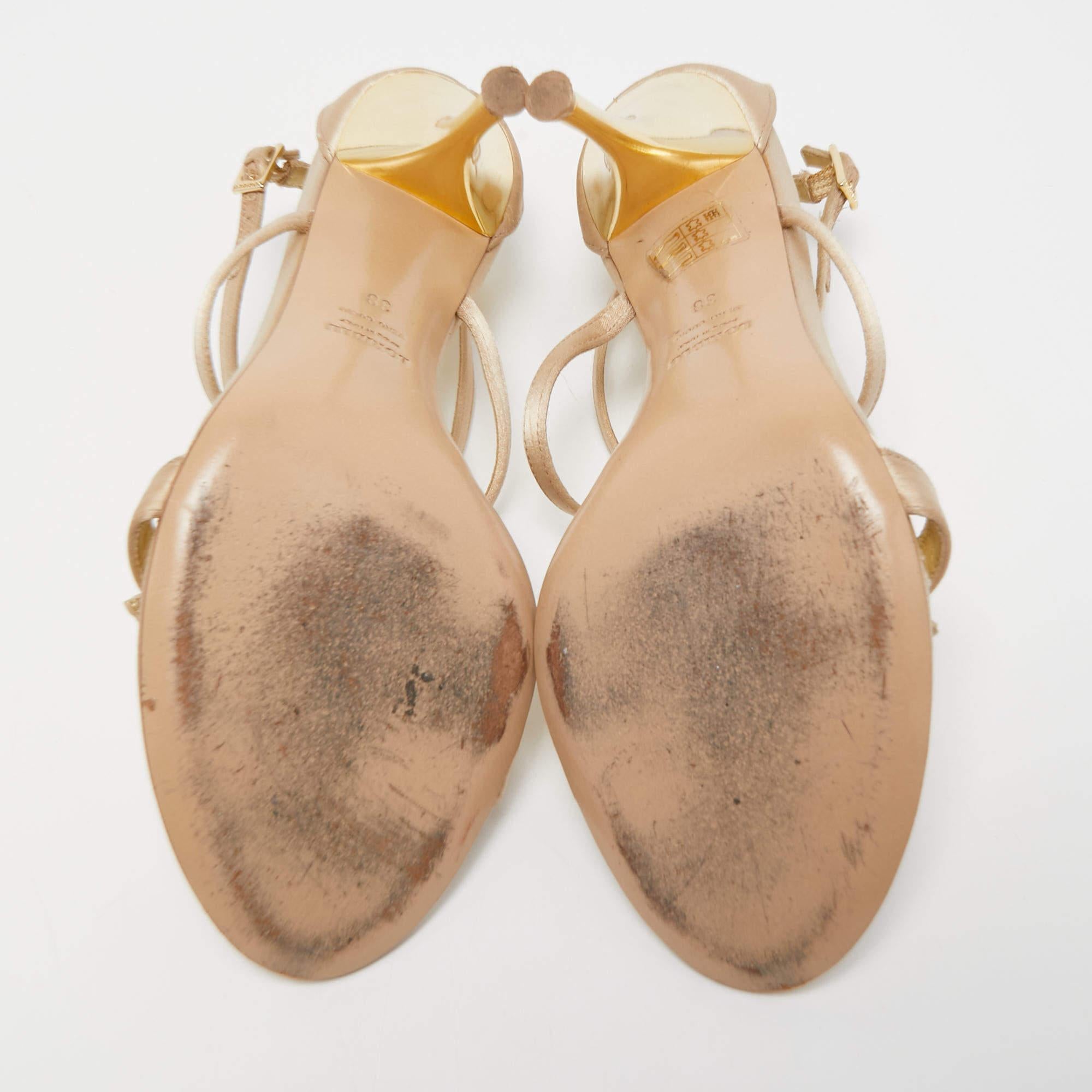 Loriblu Beige Satin Kristall Knöchelriemen-Sandalen Größe 38 im Angebot 3