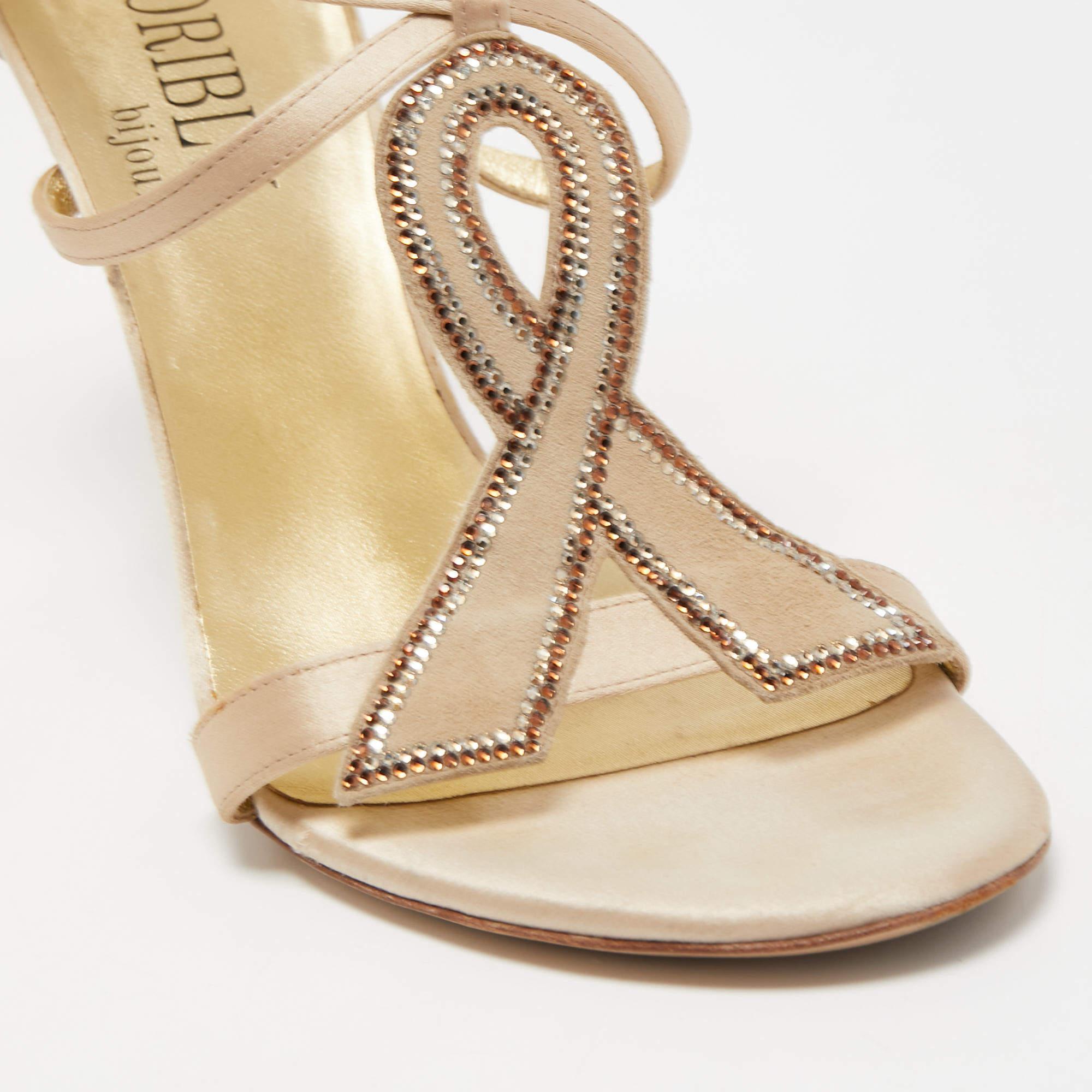 Loriblu Beige Satin Kristall Knöchelriemen-Sandalen Größe 38 im Angebot 4