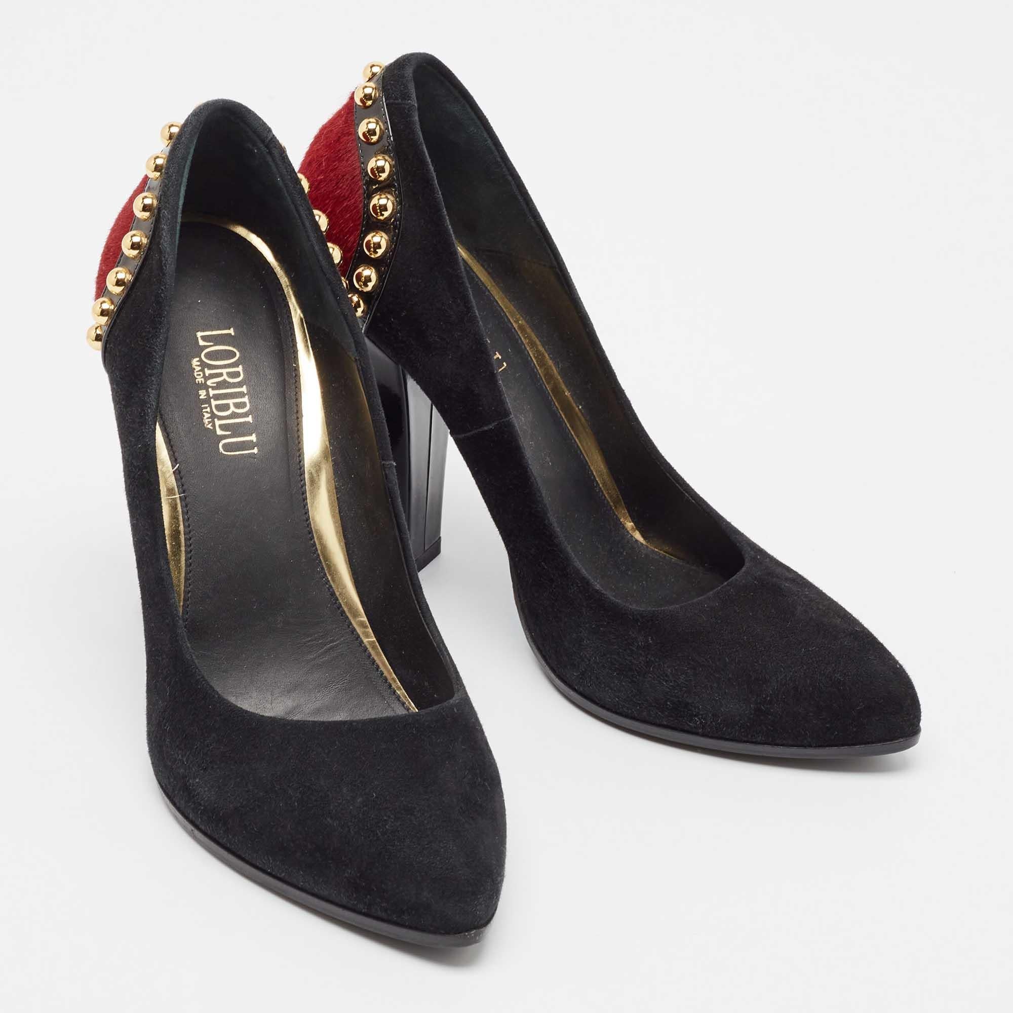 Loriblu Escarpins à bouts ronds en poils de veau et daim noir Taille 38 État moyen à Dubai, Al Qouz 2