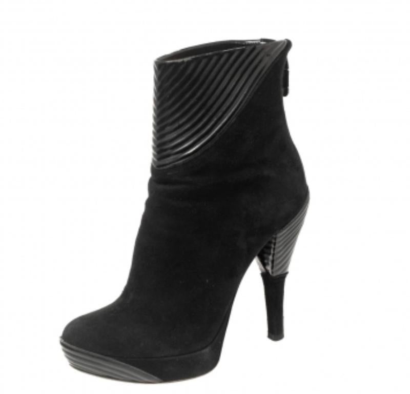 Loriblu Black Suede and Leather Ankle Boots Size 37 Pour femmes en vente