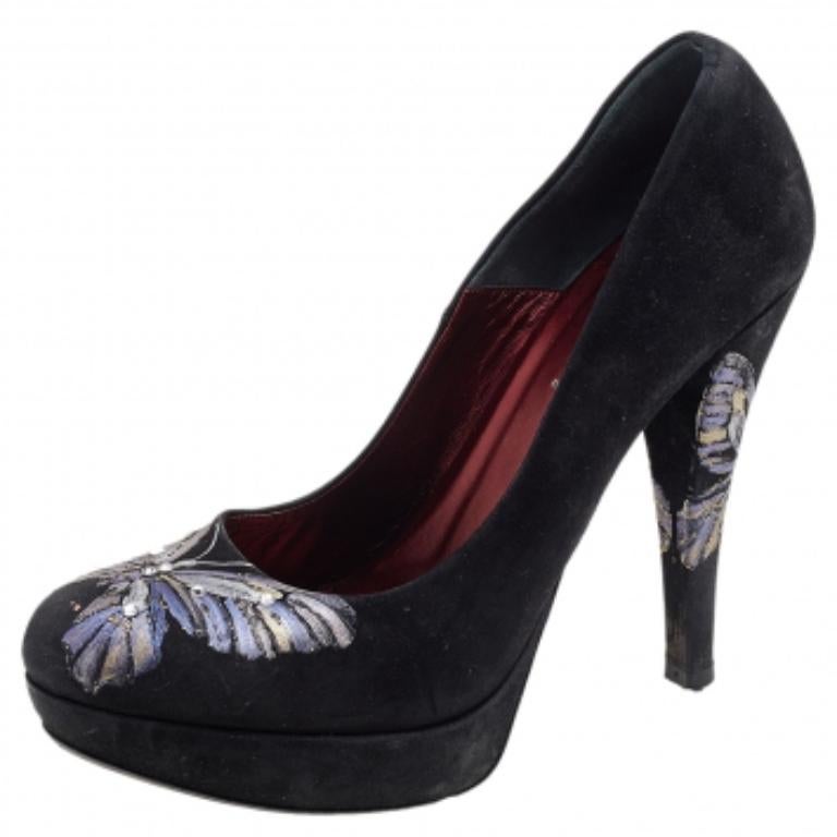 Exude poise and perfection as you walk in these pumps from the House of Loriblu. They are crafted using black suede on the exterior with a Butterfly print on the heels and toes. They have a slip-on style. Make a stunning style statement as you wear