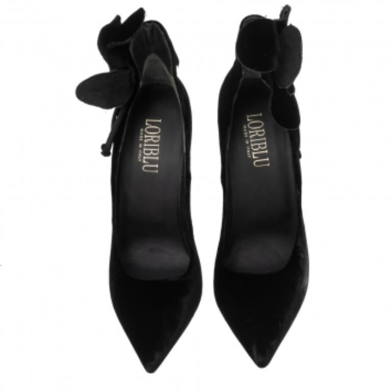 A feminine flair and a sophisticated appeal characterize these chic Loriblu pumps. Crafted using quality materials, they will add an opulent charm to your look and complement many looks that you would want to create.