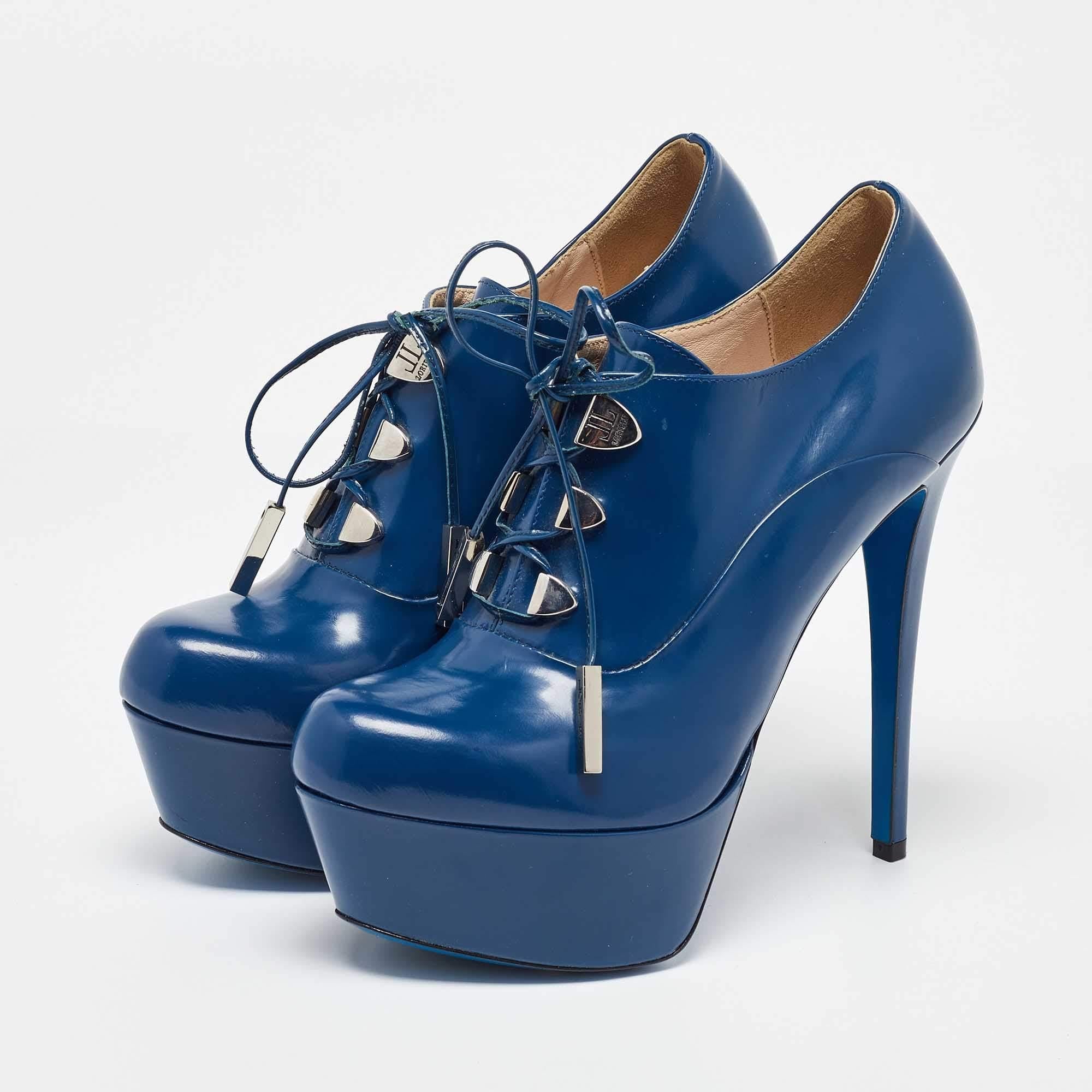 Perfectamente cosidos y acabados para garantizar un aspecto y un ajuste elegantes, estos botines Loriblu son una compra de la que te encantará presumir. Quedan muy bien en los pies.