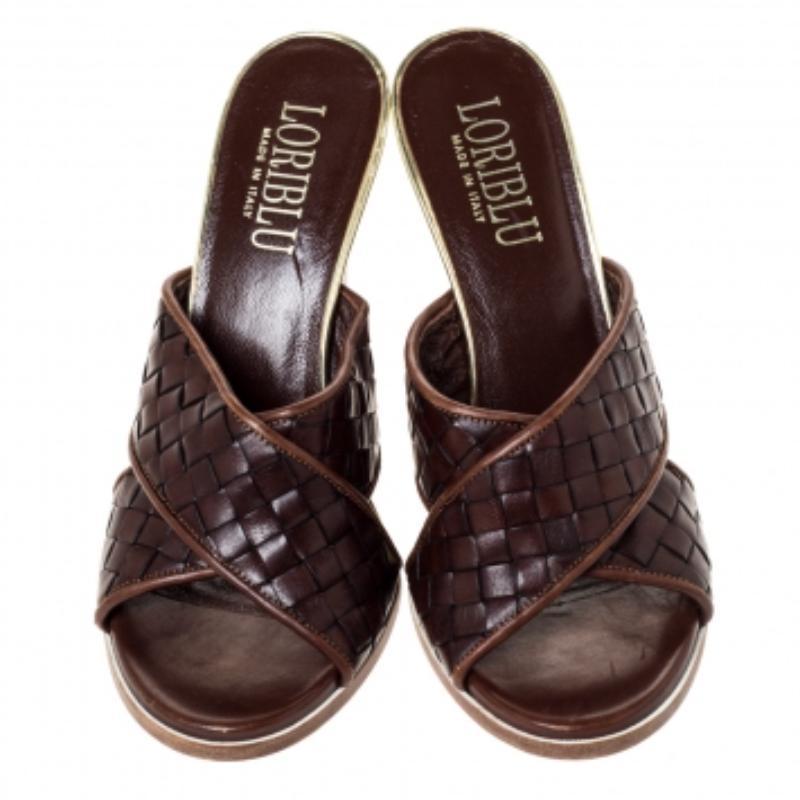 Loriblu Brown/Or Sandales à talons compensés en cuir tissé et croisé Taille 38 Pour femmes en vente
