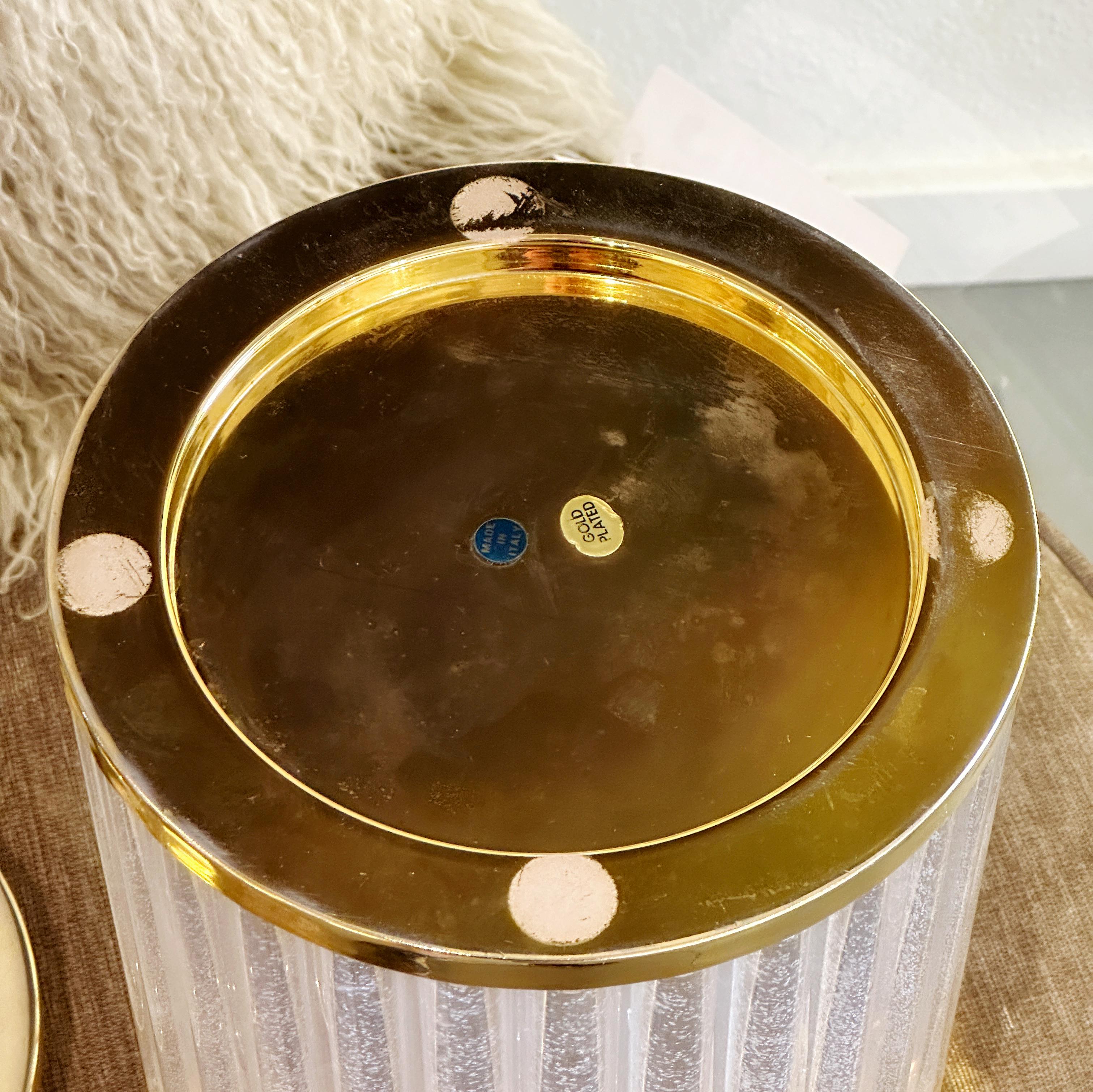 Lorin Marsh Fluted Lucite Ice Bucket with Gold Plated Lid and Trim, ca 1970s For Sale 1