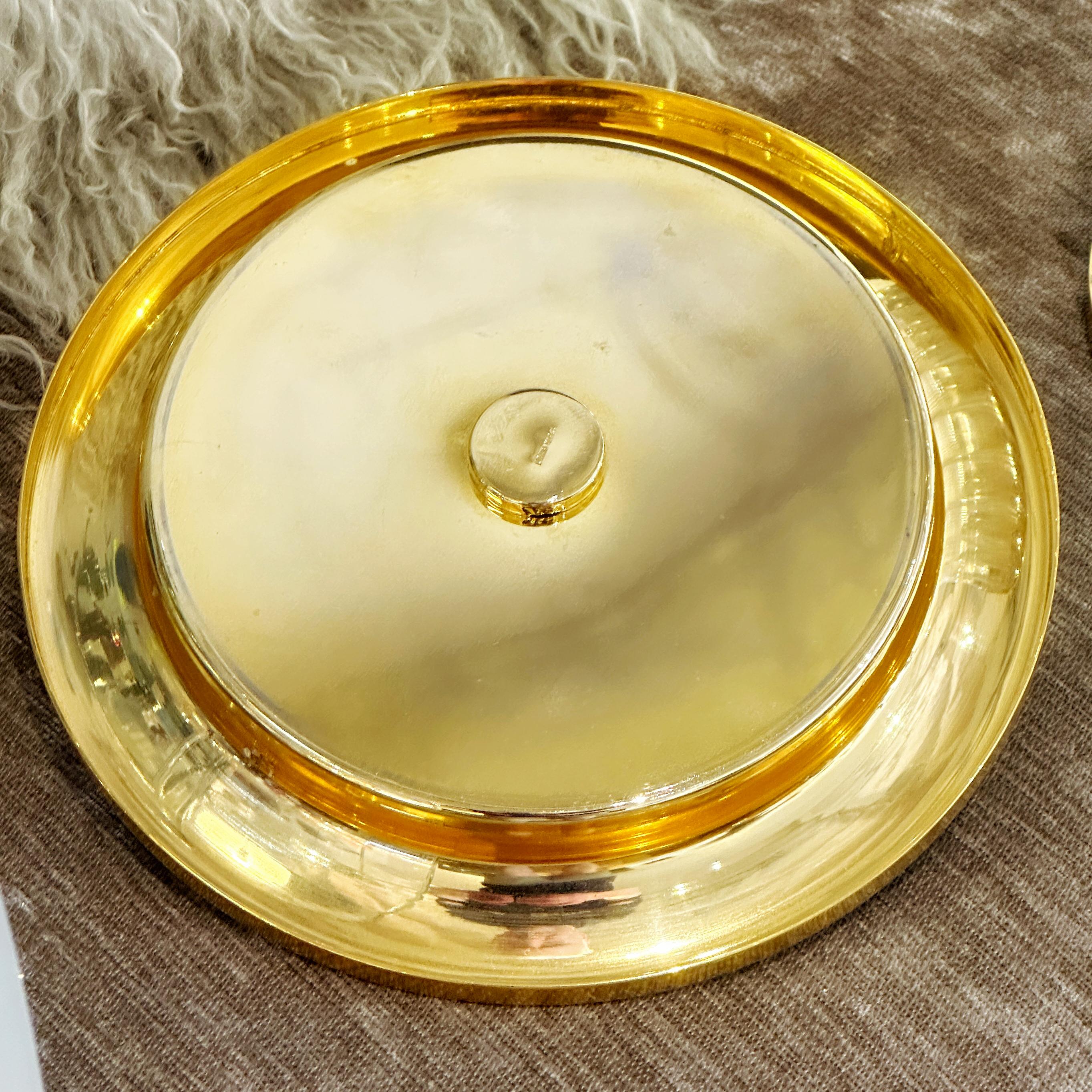 Lorin Marsh Fluted Lucite Ice Bucket with Gold Plated Lid and Trim, ca 1970s For Sale 3