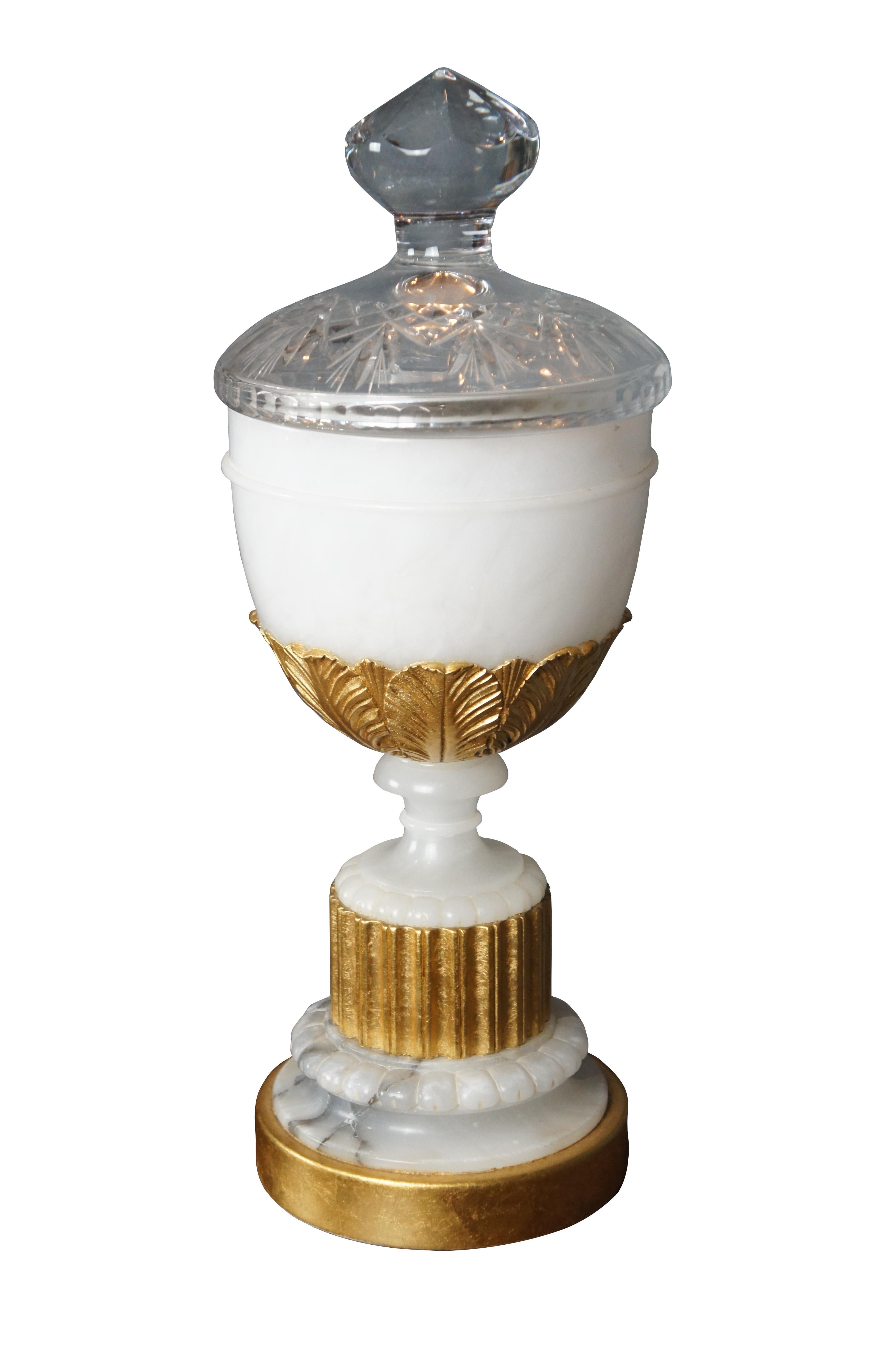 Moderne Vase urne trophée Lorin Marsh et cristal taillé 24 carats peint en or 22 po en vente