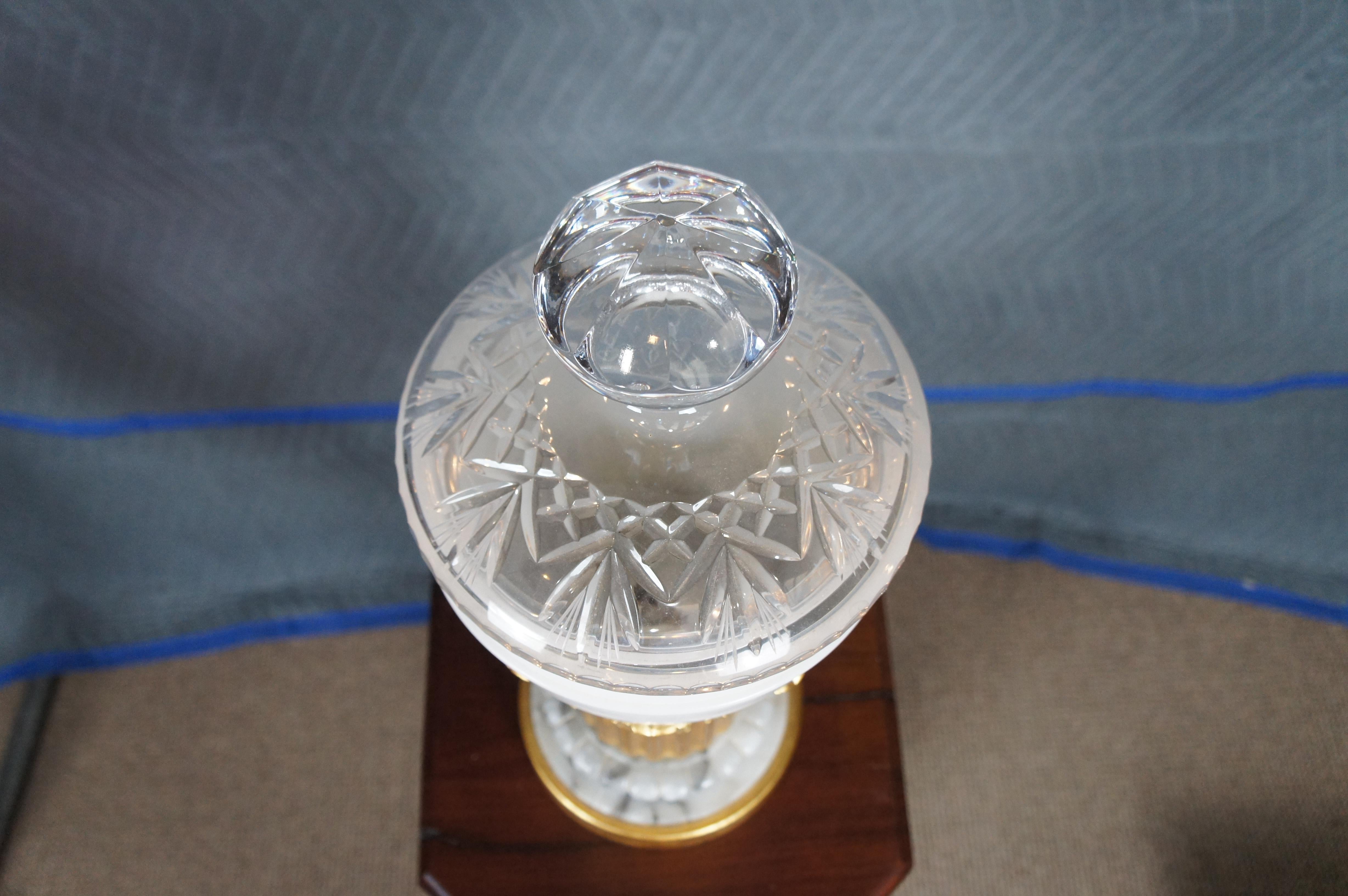Vase urne trophée Lorin Marsh et cristal taillé 24 carats peint en or 22 po en vente 1