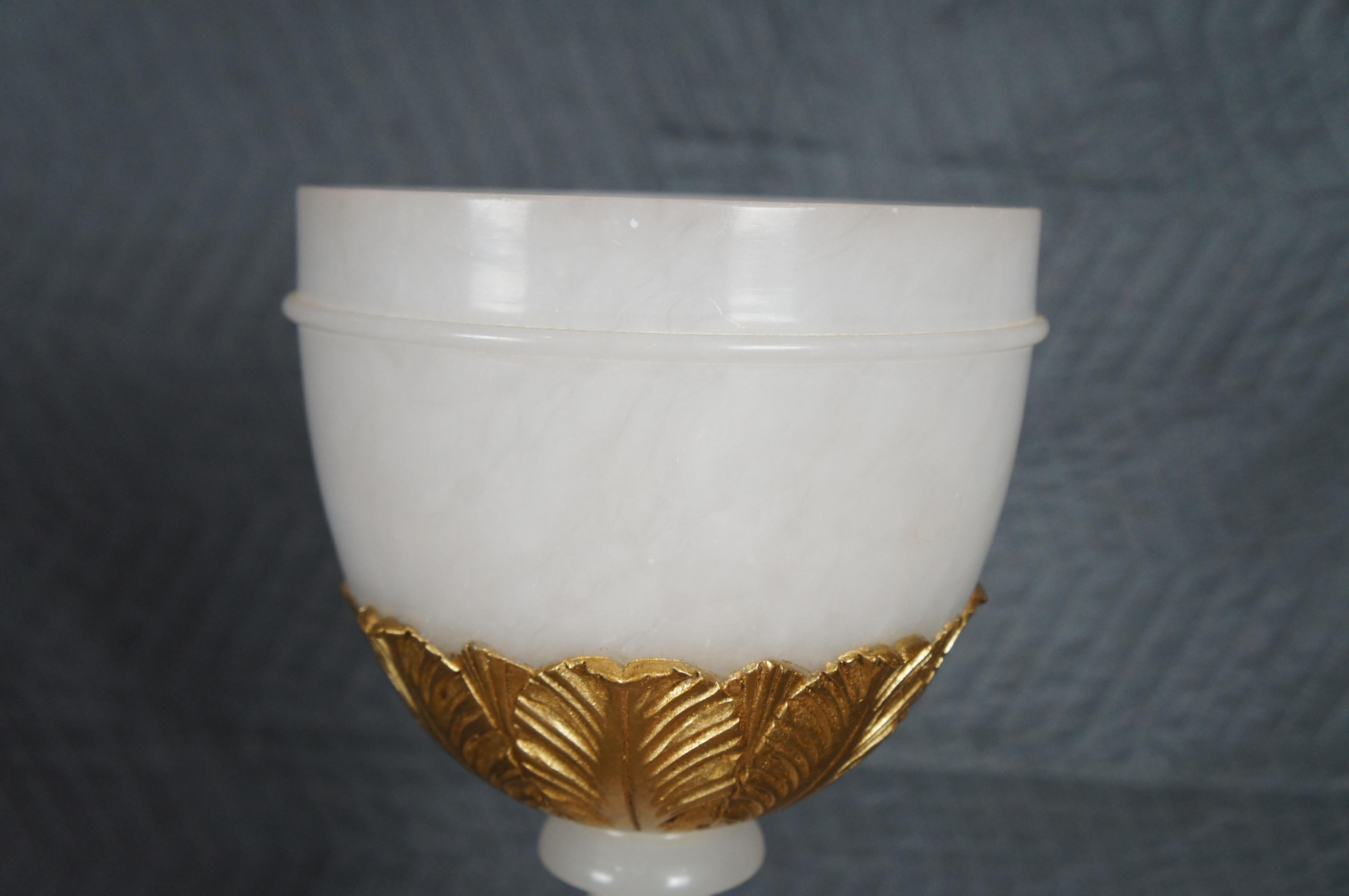 Vase urne trophée Lorin Marsh et cristal taillé 24 carats peint en or 22 po en vente 3