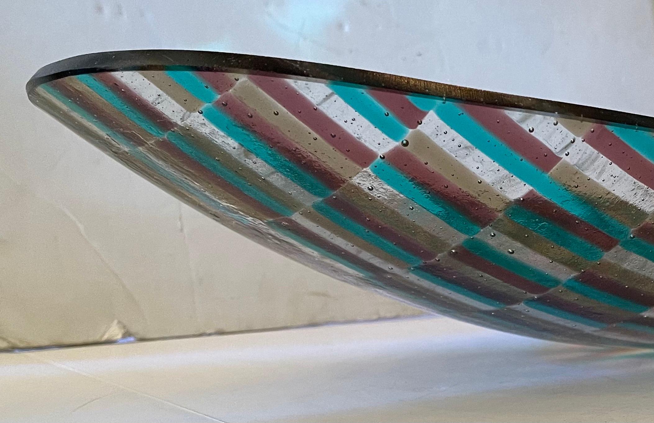 Moderner zeitgenössischer länglicher Tafelaufsatz aus Muranoglas in Patch-Art-Optik von Lorin Marsh im Zustand „Gut“ im Angebot in Roslyn, NY