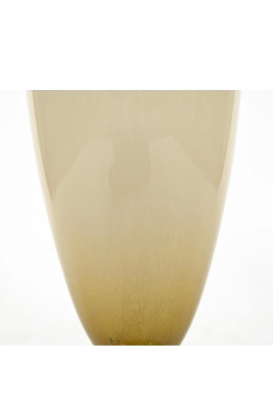Lorin Marsh Seguso - Vase italien en verre d'art de Murano avec couvercle et couvercle en forme d'urne et mouchetures dorées Bon état - En vente à Roslyn, NY