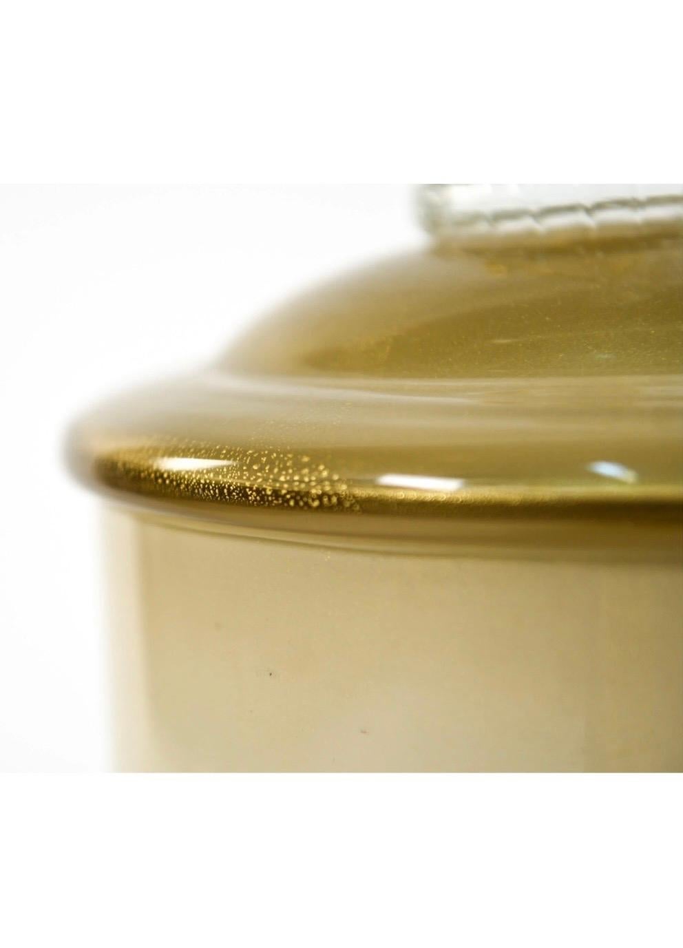 Lorin Marsh Seguso Vasija de concha con tapa de cristal de Murano italiano Fleck dorado en venta 1