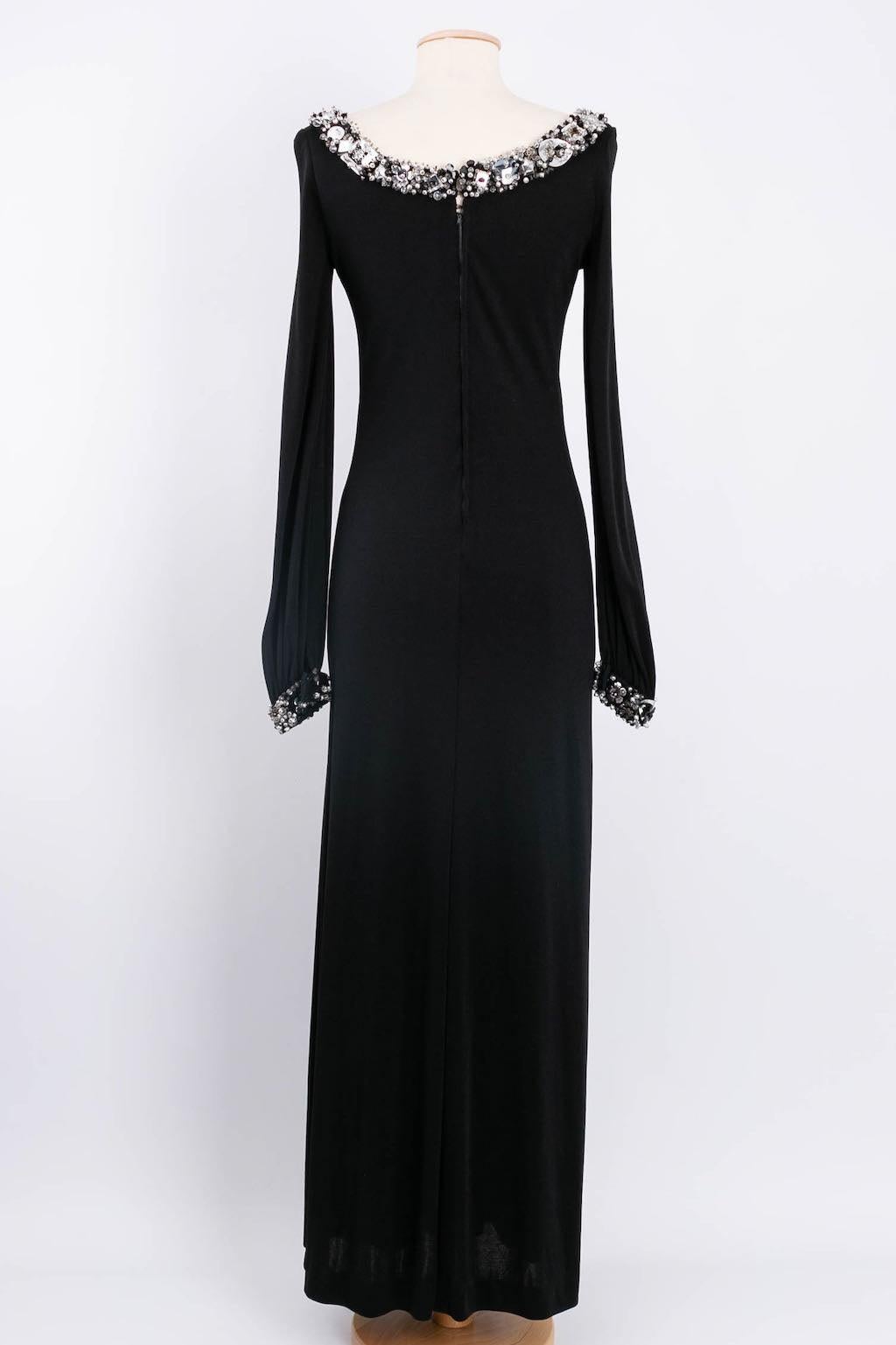 Loris Azzaro Black and Silver Embroidered Viscose Dress In Excellent Condition For Sale In SAINT-OUEN-SUR-SEINE, FR
