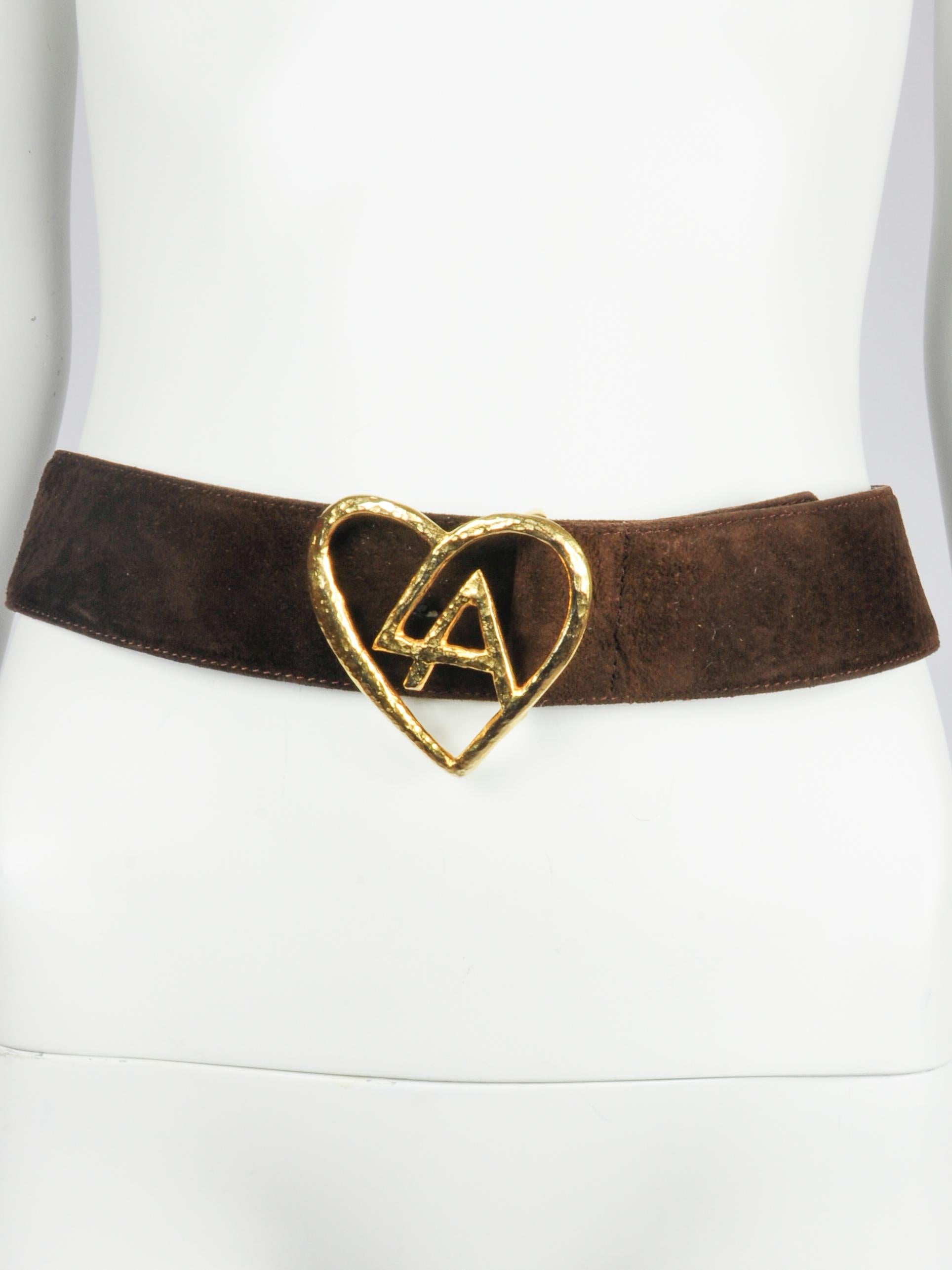 Loris Azzaro Brown Suede Gold LA Heart Logo Waistbelt 1970s In Good Condition For Sale In AMSTERDAM, NL