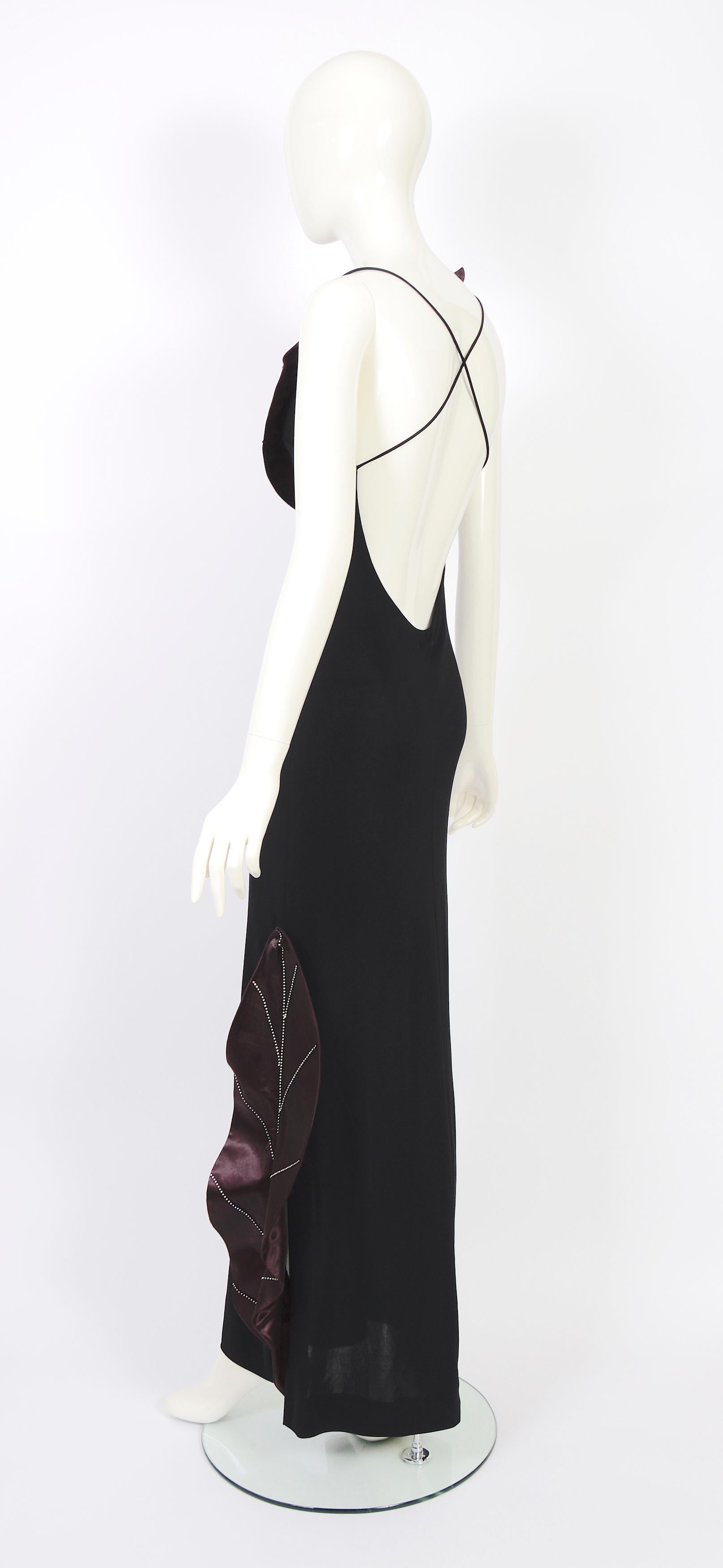 Loris Azzaro Couture 1970, robe en jersey de soie noir ornée de satin et de strass  Unisexe en vente