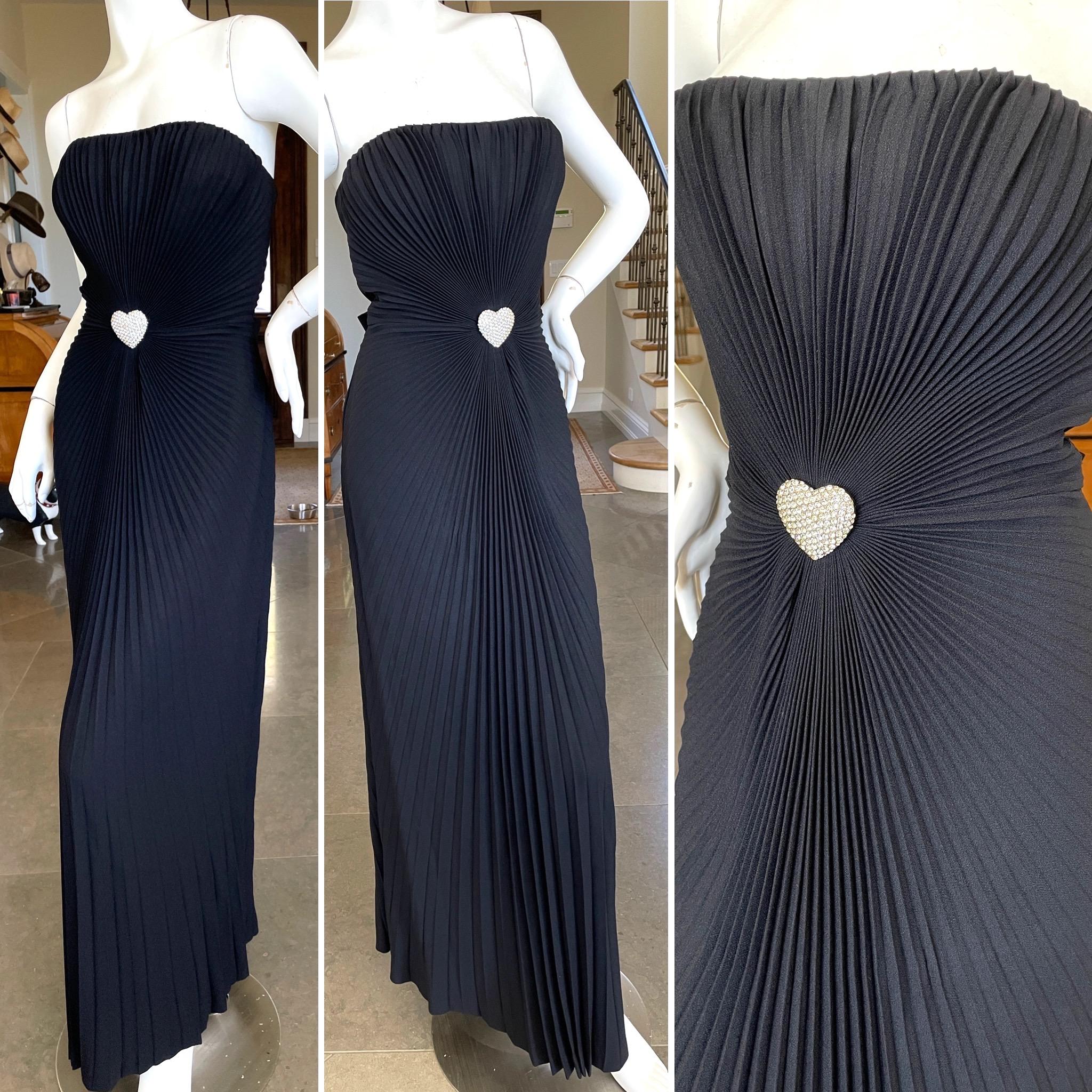 Loris Azzaro Couture 80's Strapless Pleated Evening Dress w Crystal Heart Accent.
Inner corset with bra 
This is so wonderful, please use the zoom feature to see details.
No size tag, estimate French size 36-38
 Bust 35