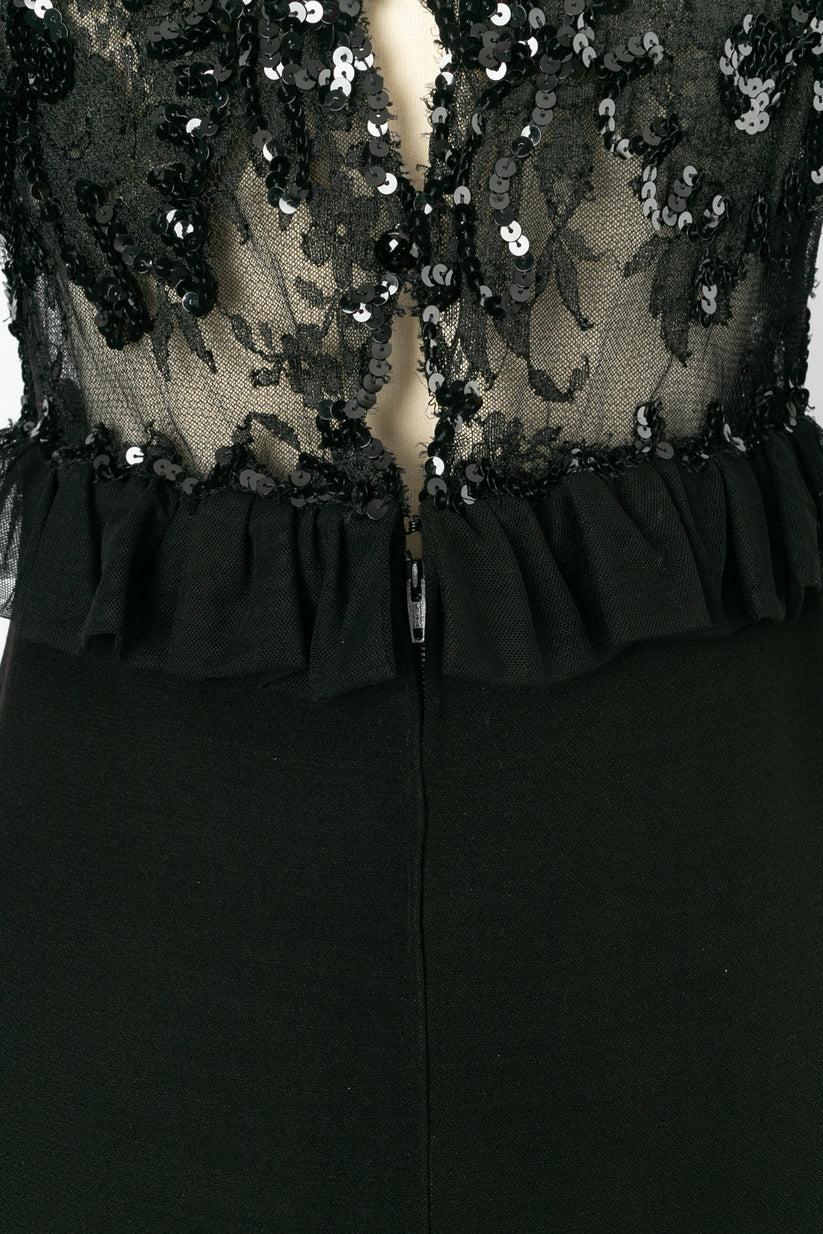 Loris Azzaro - Robe longueur genou en jersey noir et dentelle en vente 1