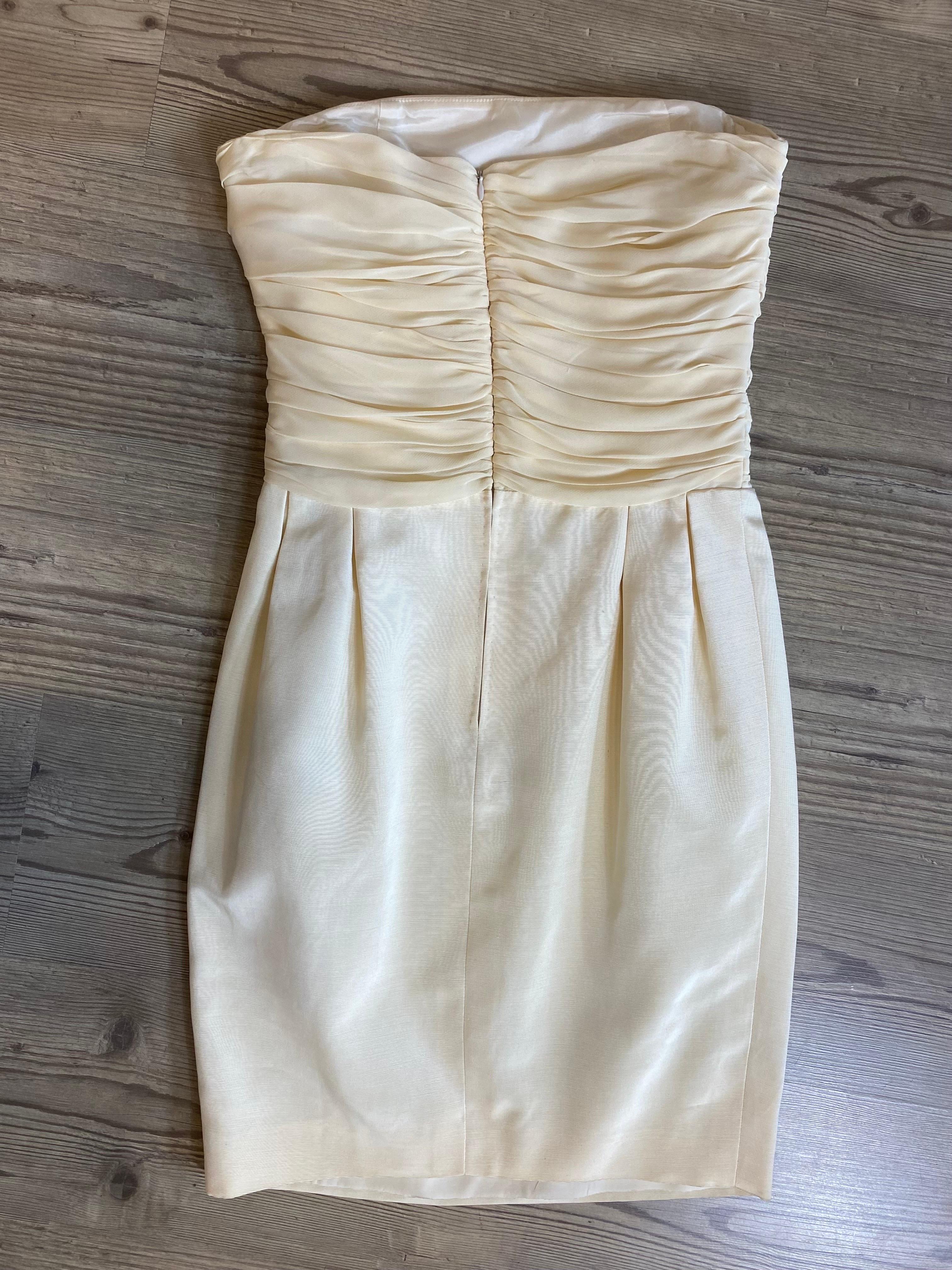 Gray Loris Azzaro white dress For Sale
