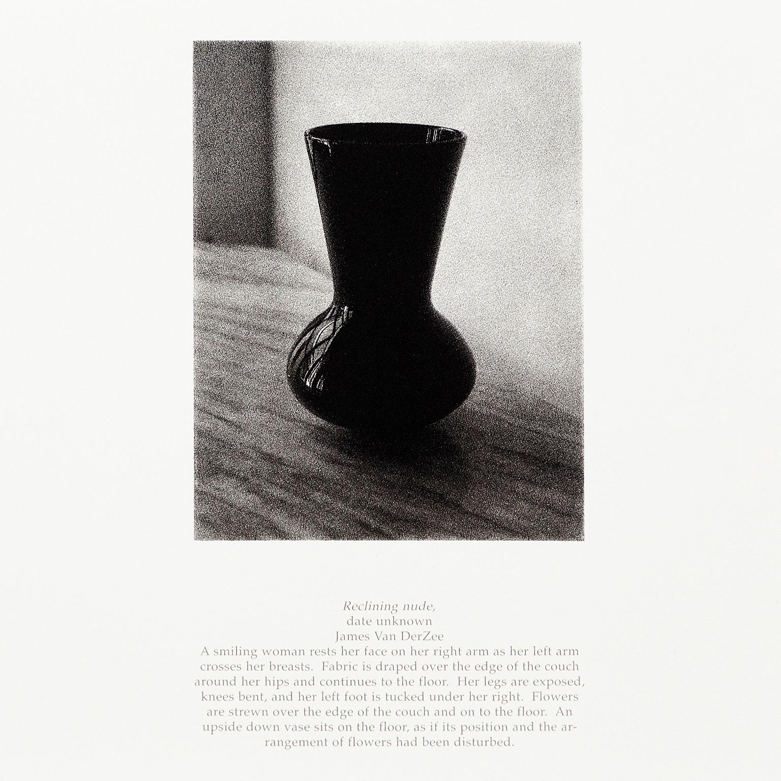 Van Der See Prop-Vase (Zeitgenössisch), Print, von Lorna Simpson