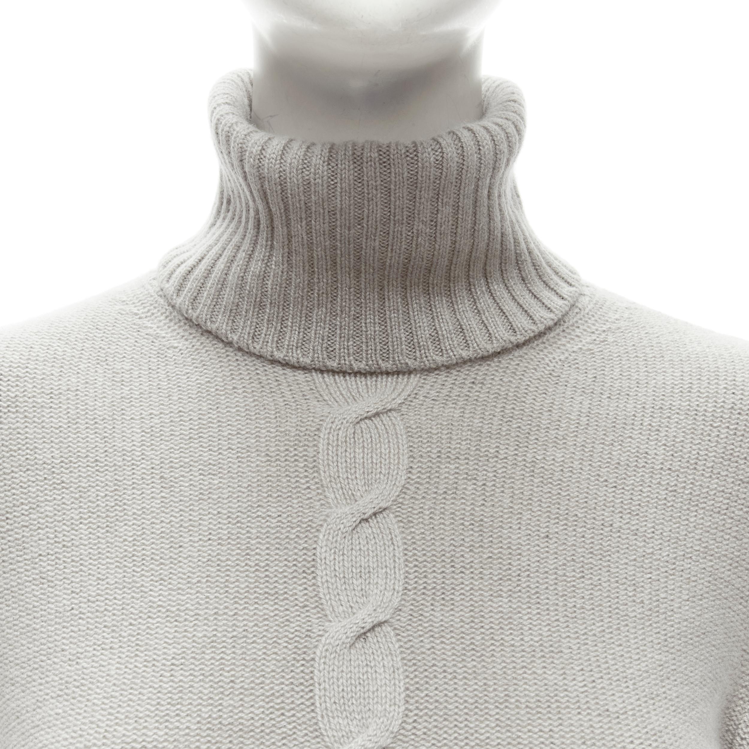 LORO PIANA 100% baby cashmere grey braid knit turtleneck sweater IT38 XS
Reference: TGAS/C01870
Brand: Loro Piana
Material: Cashmere
Color: Grey
Pattern: Solid
Closure: Pullover
Made in: Italy

CONDITION:
Condition: Excellent, this item was