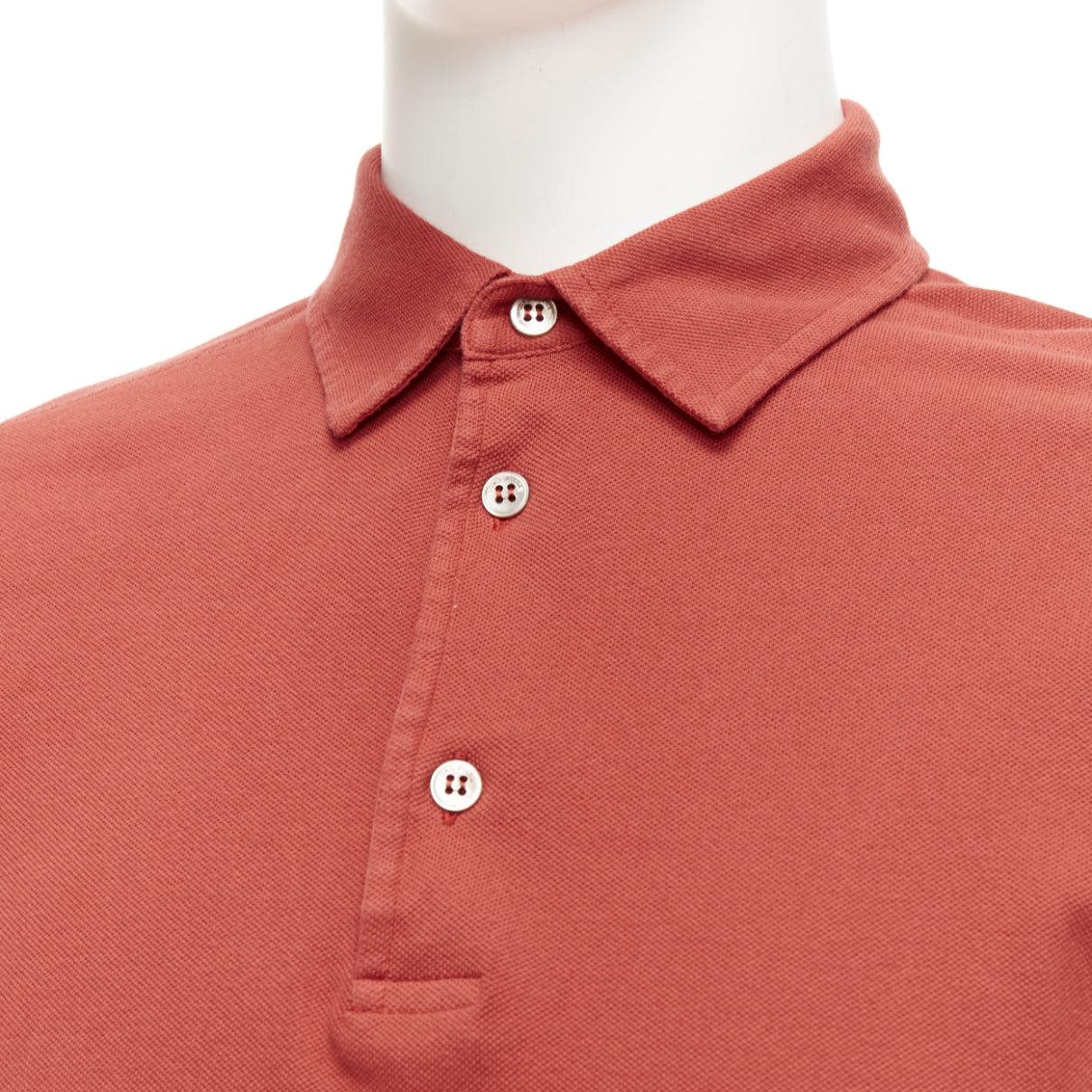 LORO PIANA 100% cotton brick red 3 buttons collared polo shirt S
Reference: YIKK/A00018
Brand: Loro Piana
Material: Cotton
Color: Red
Pattern: Solid
Closure: Button
Made in: Italy

CONDITION:
Condition: Very good, this item was pre-owned and is in
